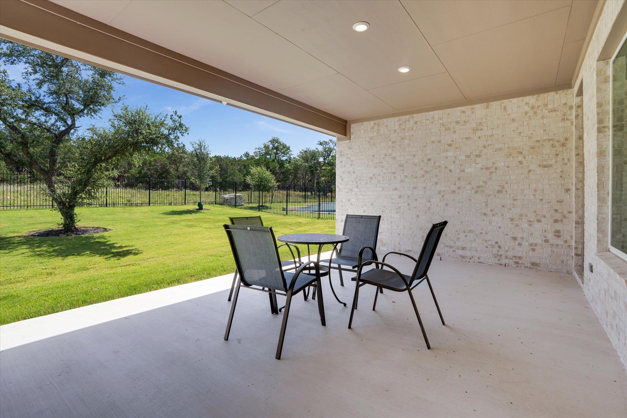 916 Pear Tree Ln, Austin, TX 78737