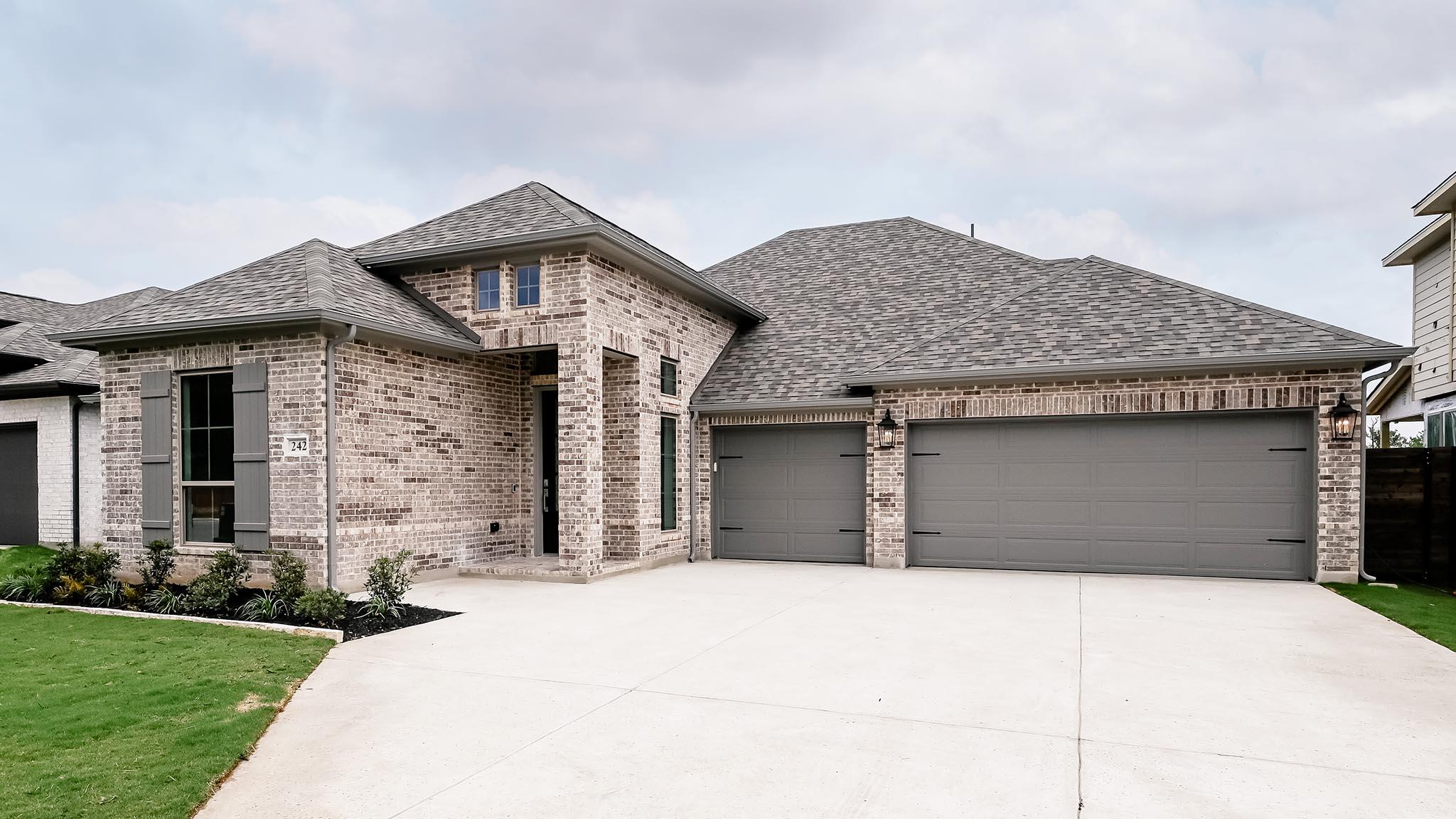 242 Melody Rd, Lockhart, TX 78644