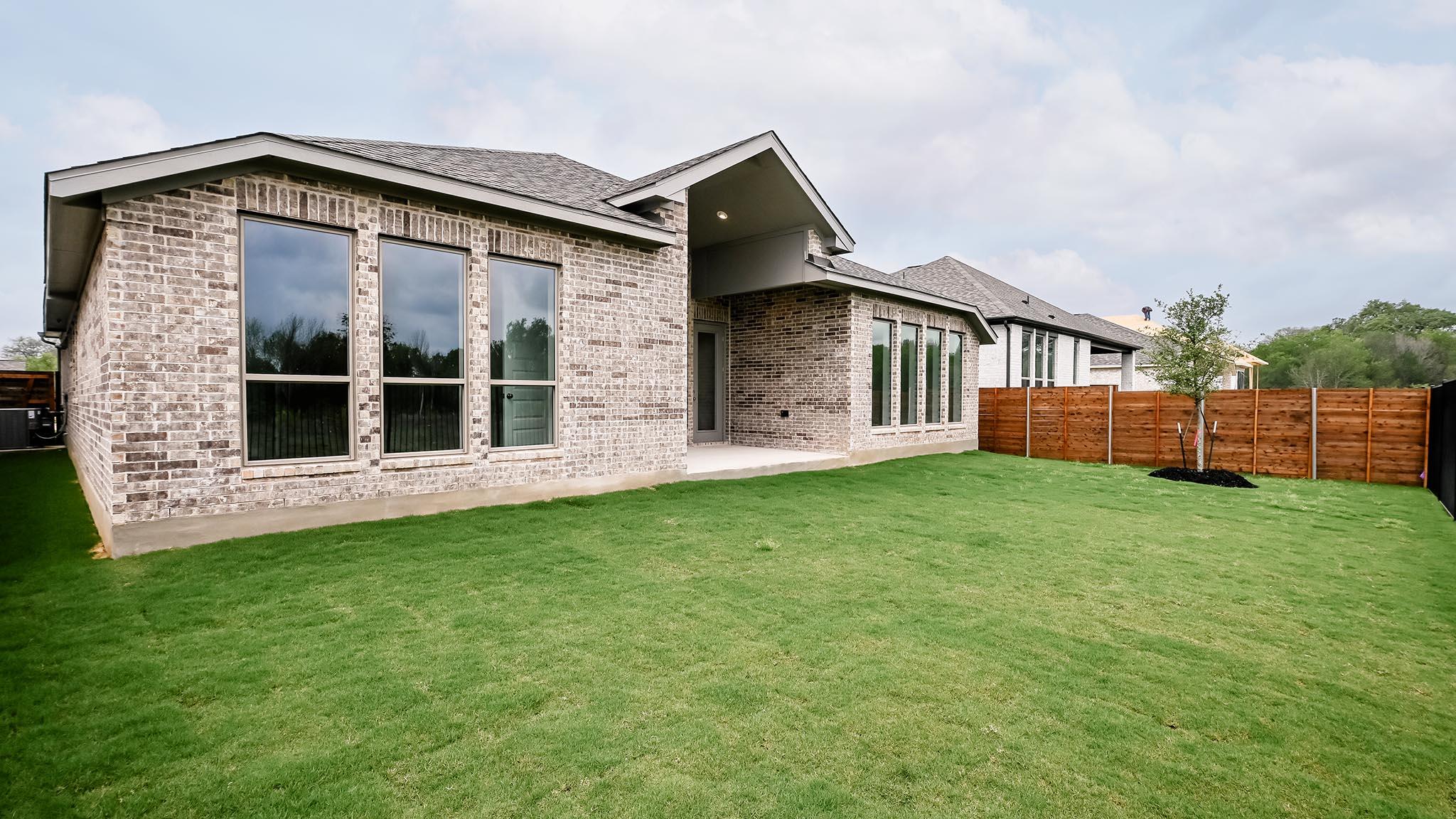 242 Melody Rd, Lockhart, TX 78644