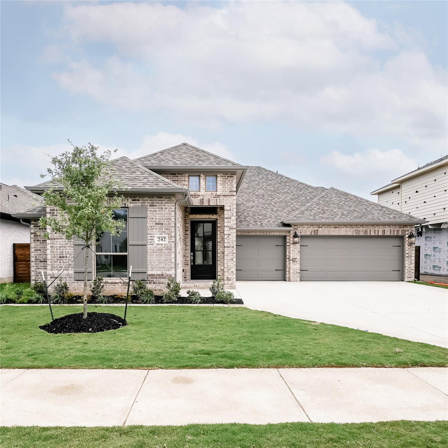 242 Melody Rd, Lockhart, TX 78644