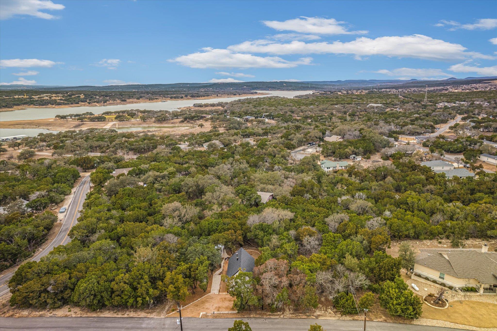 21112 Brewer Ln, Lago Vista, TX 78645