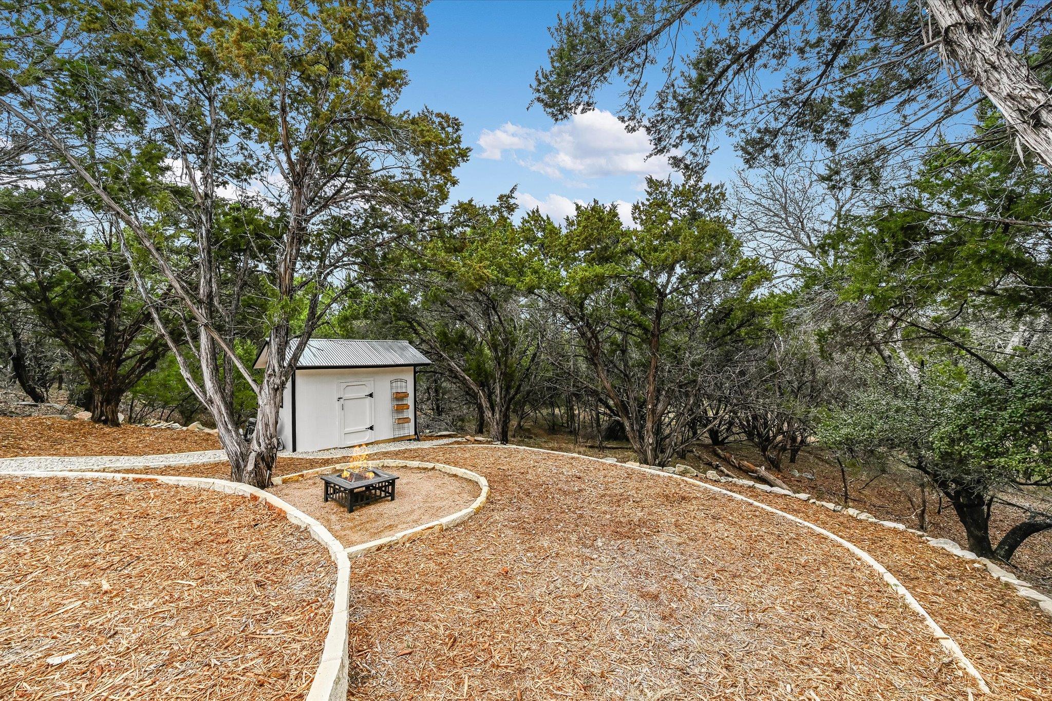 21112 Brewer Ln, Lago Vista, TX 78645