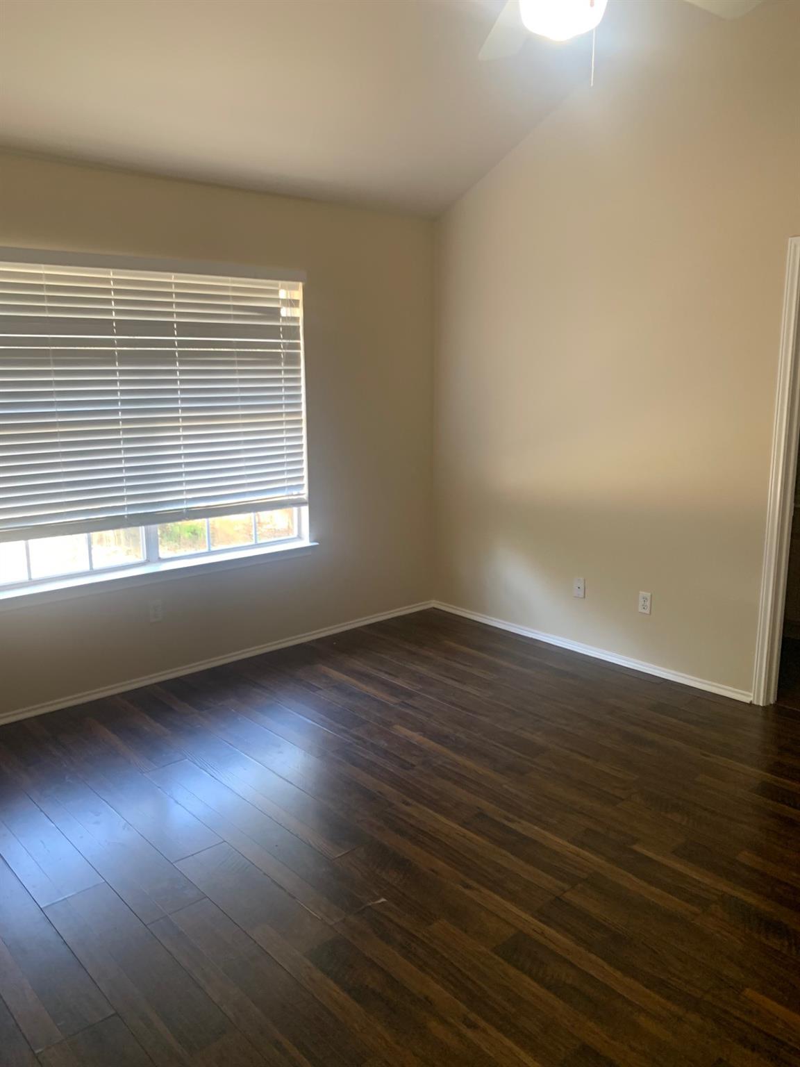 1507 Parkwood Dr, Leander, TX 78641