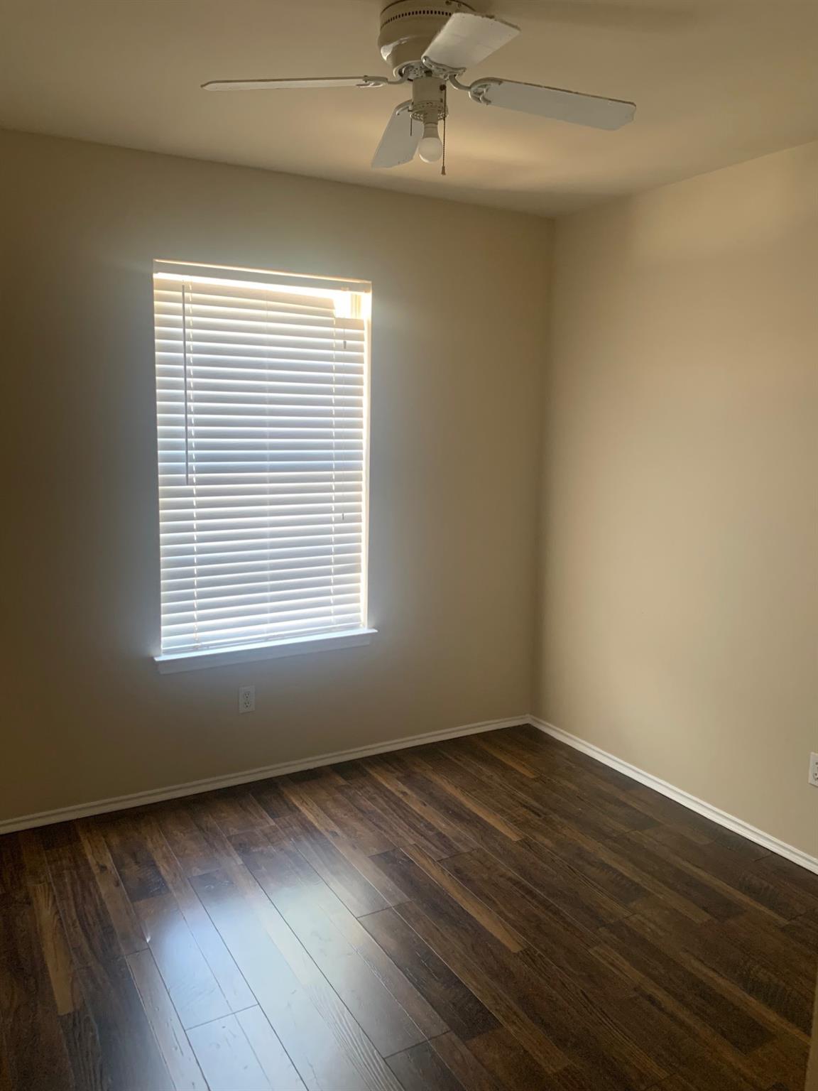 1507 Parkwood Dr, Leander, TX 78641