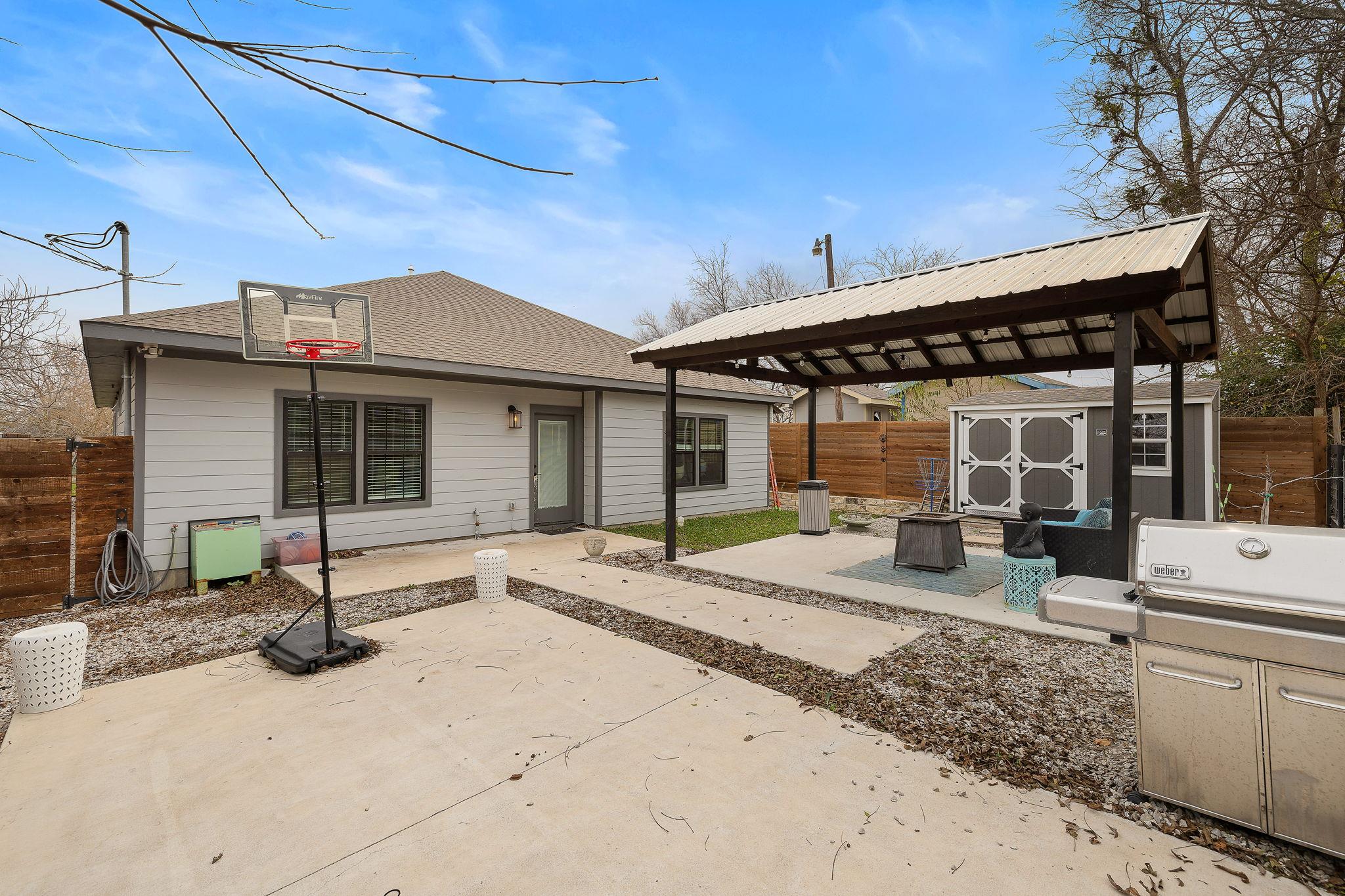 611 Elliott St, Taylor, TX 76574