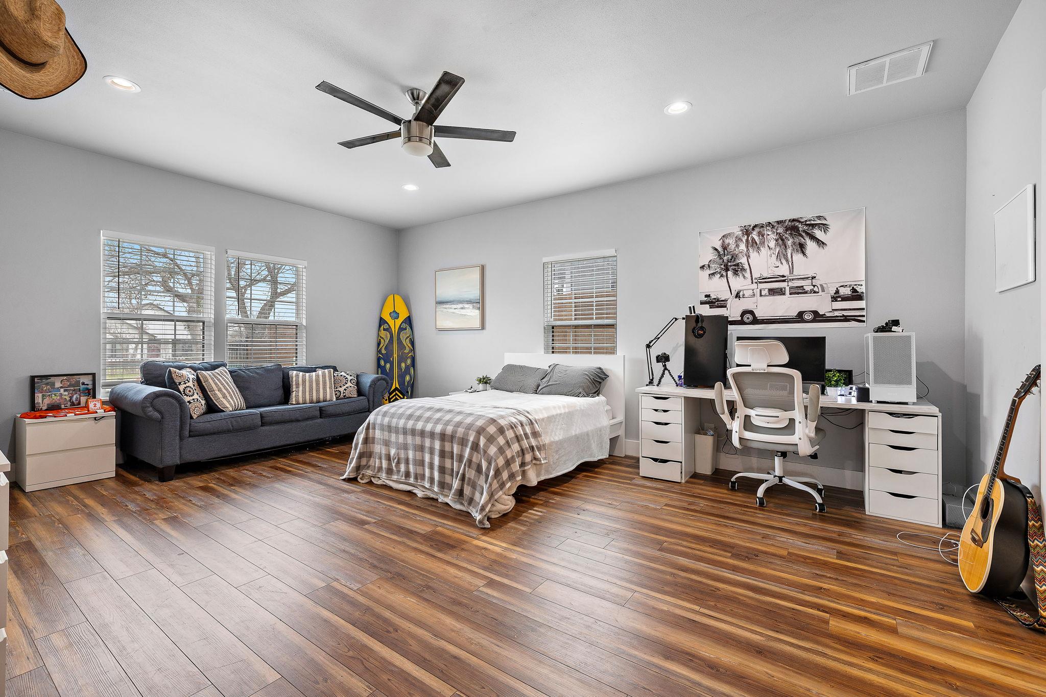 611 Elliott St, Taylor, TX 76574