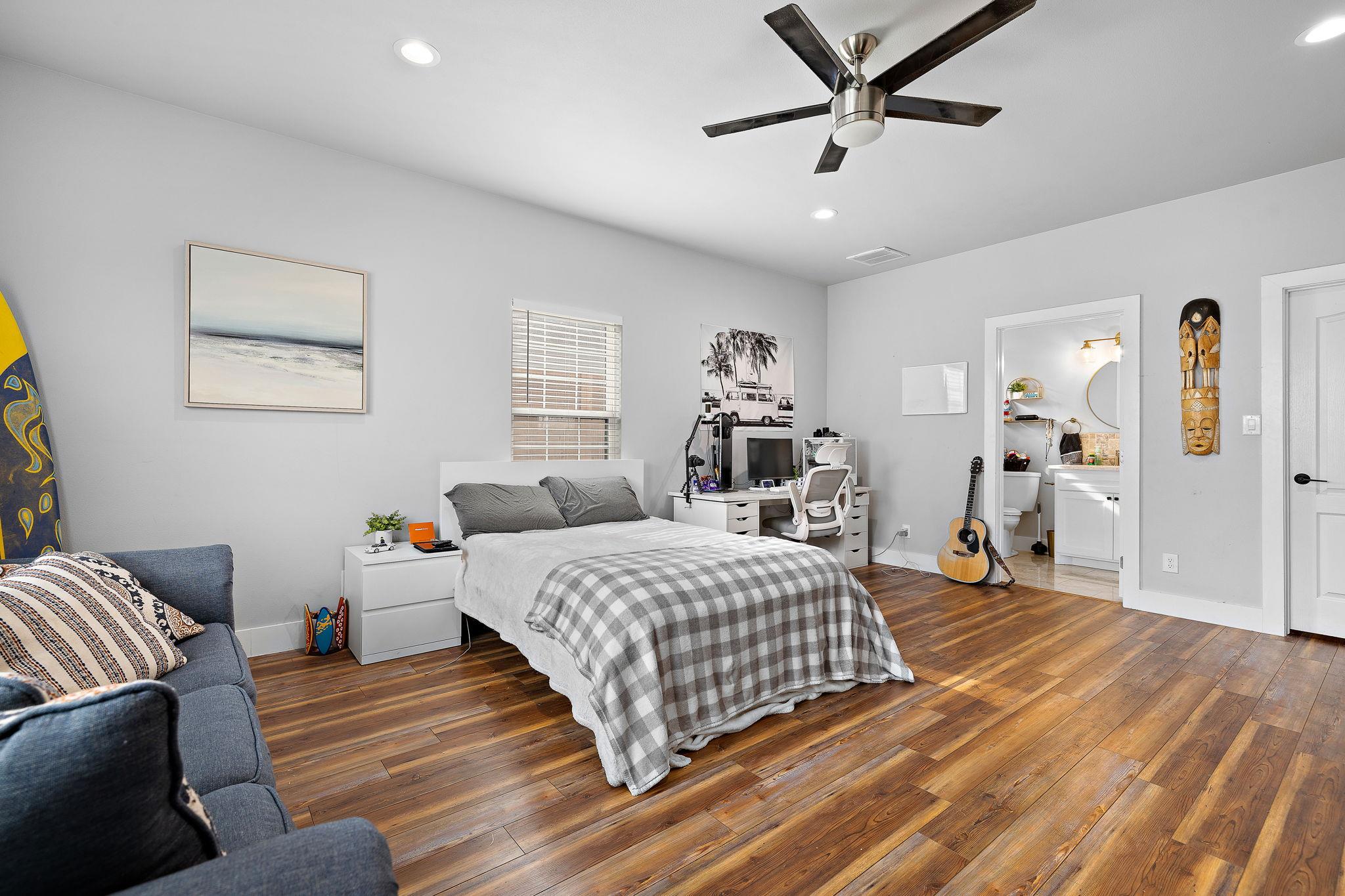 611 Elliott St, Taylor, TX 76574