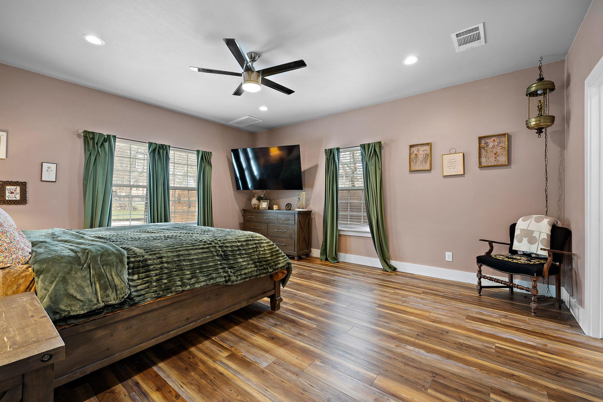 611 Elliott St, Taylor, TX 76574