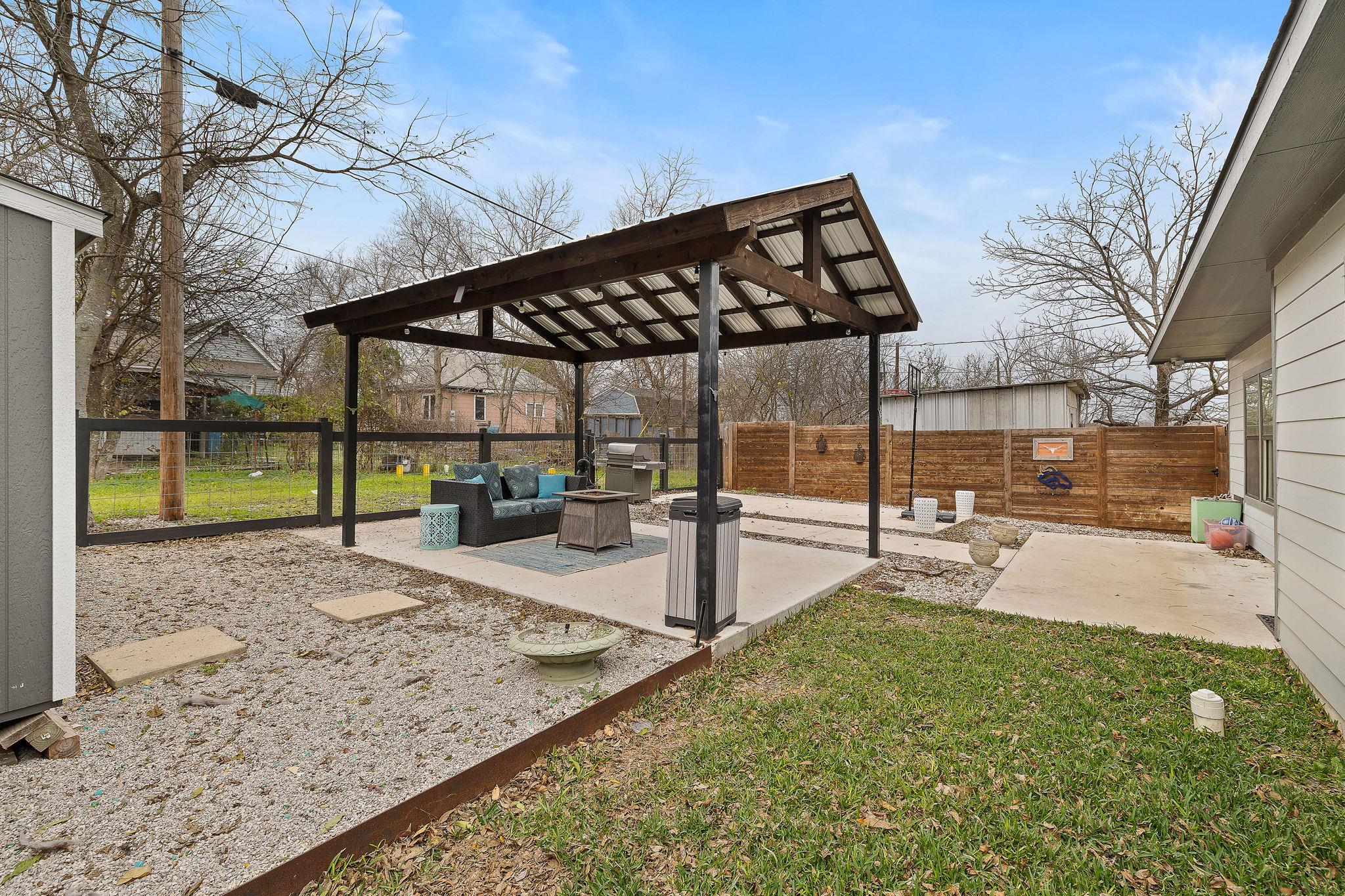 611 Elliott St, Taylor, TX 76574