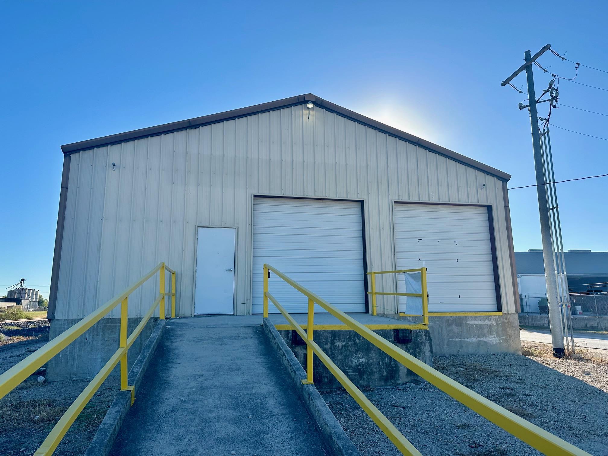 200-232 W New Braunfels St # W1 - W2, Seguin, TX 78155