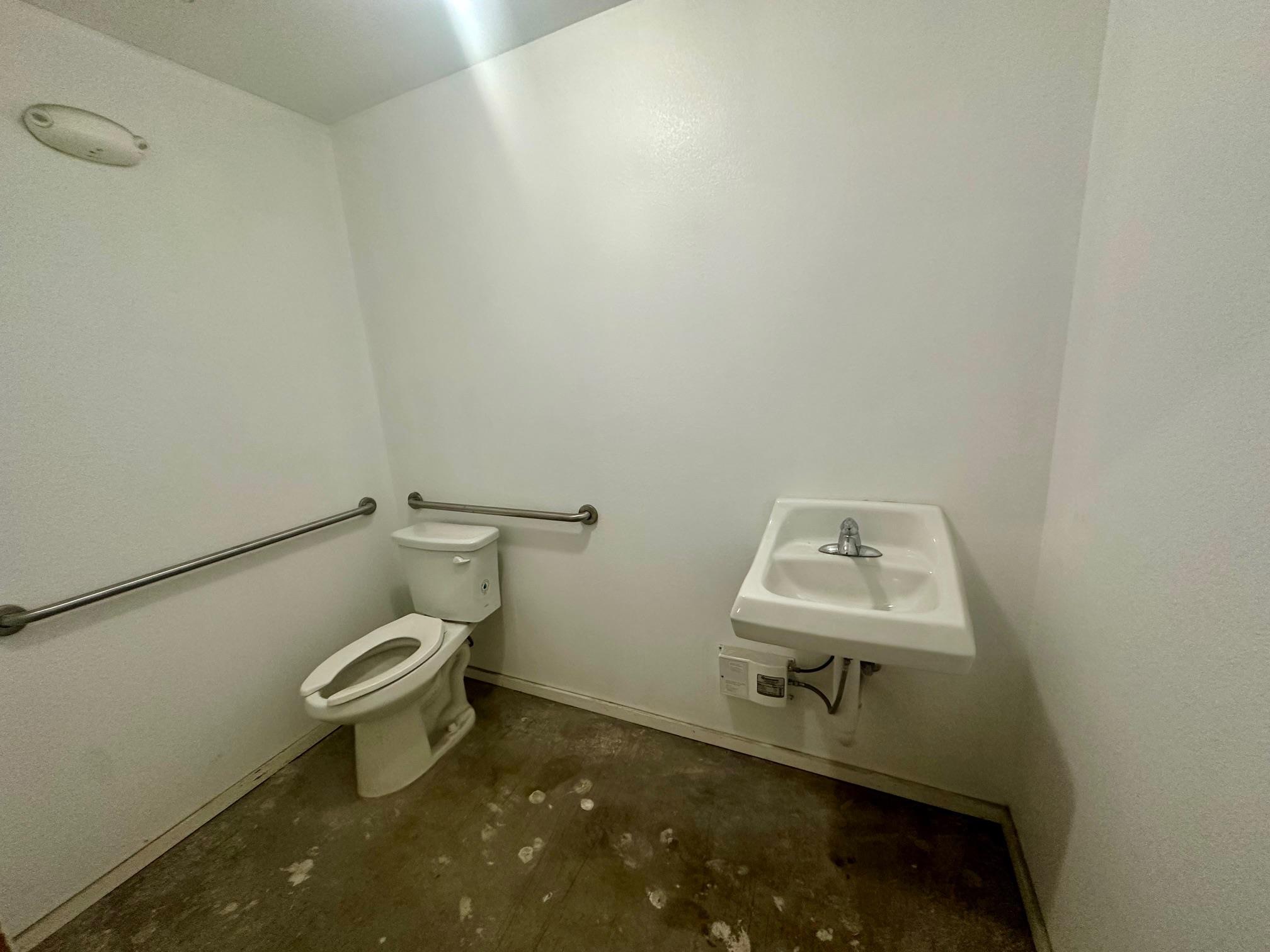 200-232 W New Braunfels St # W1 - W2, Seguin, TX 78155