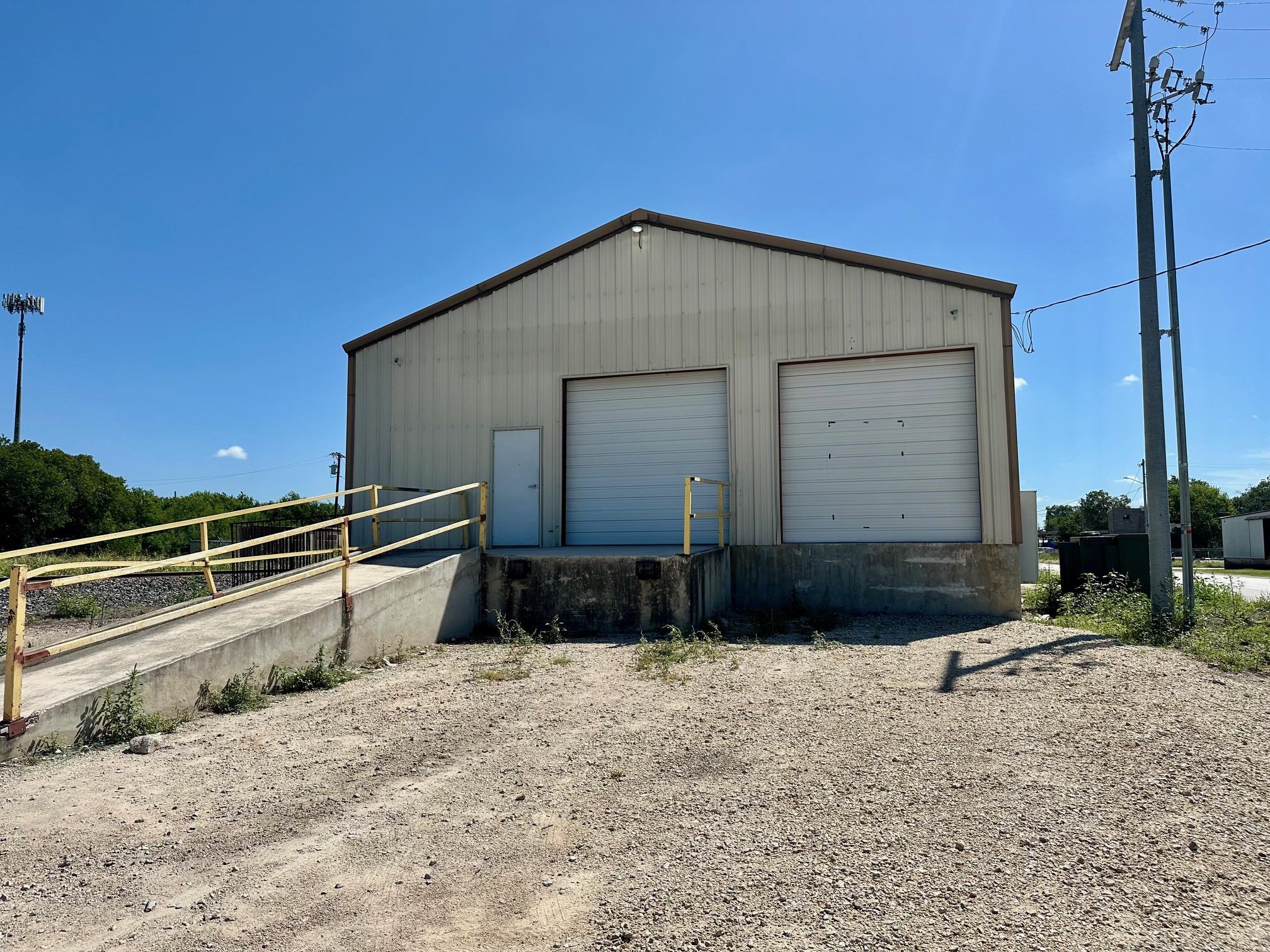 200-232 W New Braunfels St # W1 - W2, Seguin, TX 78155