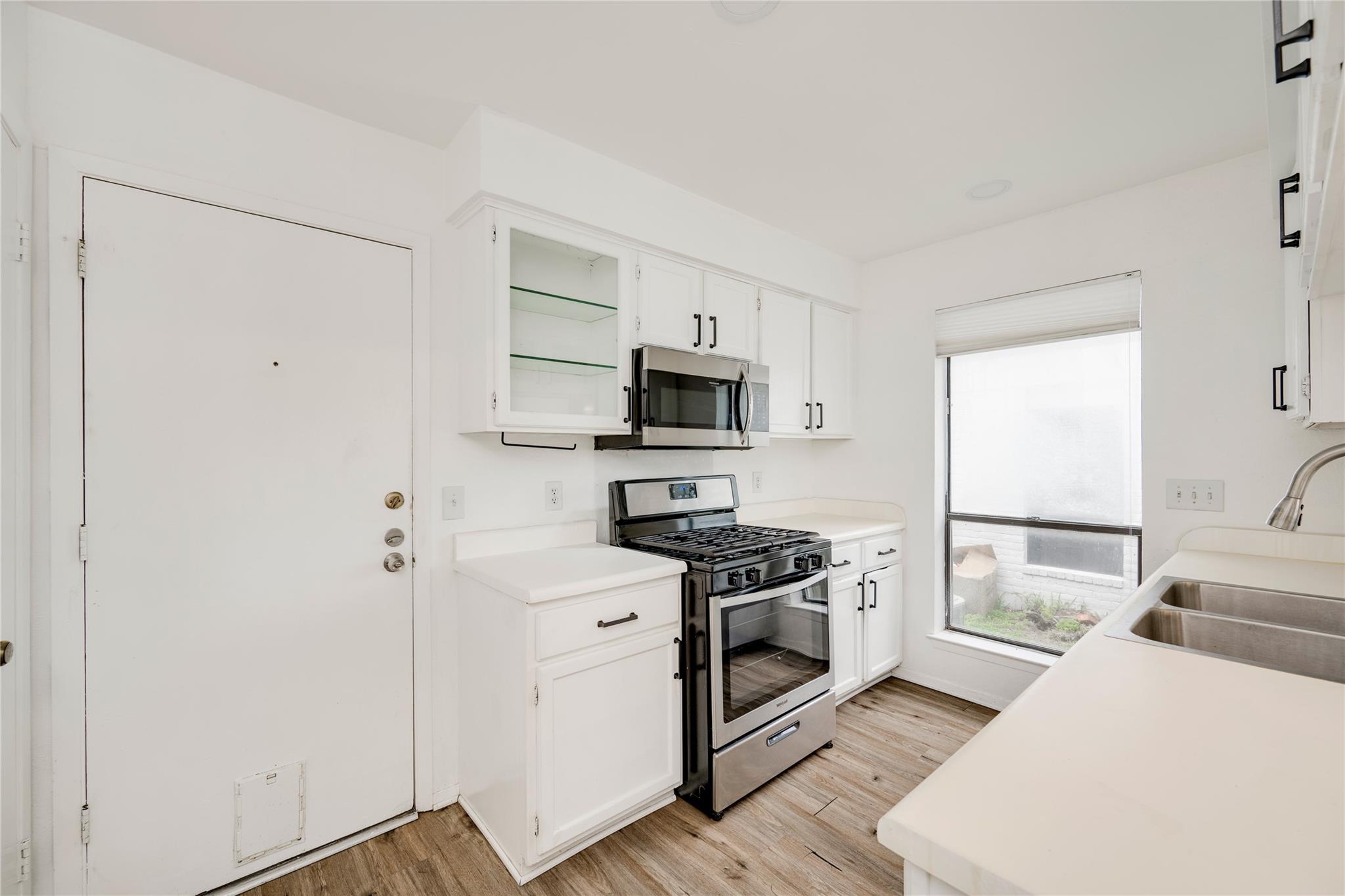 6705 Lancret Hill Dr, Austin, TX 78745