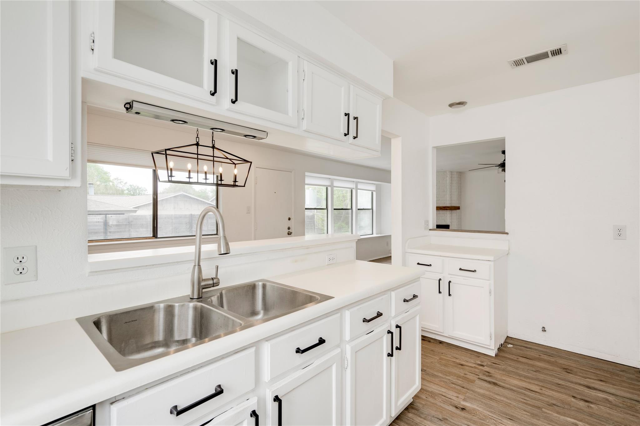 6705 Lancret Hill Dr, Austin, TX 78745