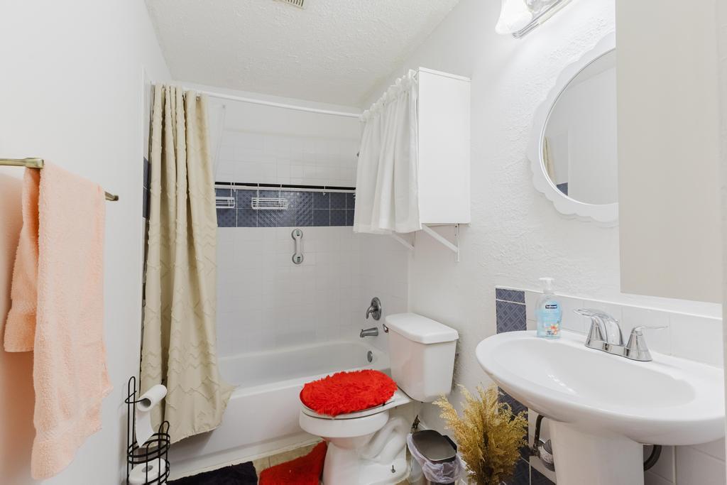 1708 W Mesa Park Dr, Round Rock, TX 78664