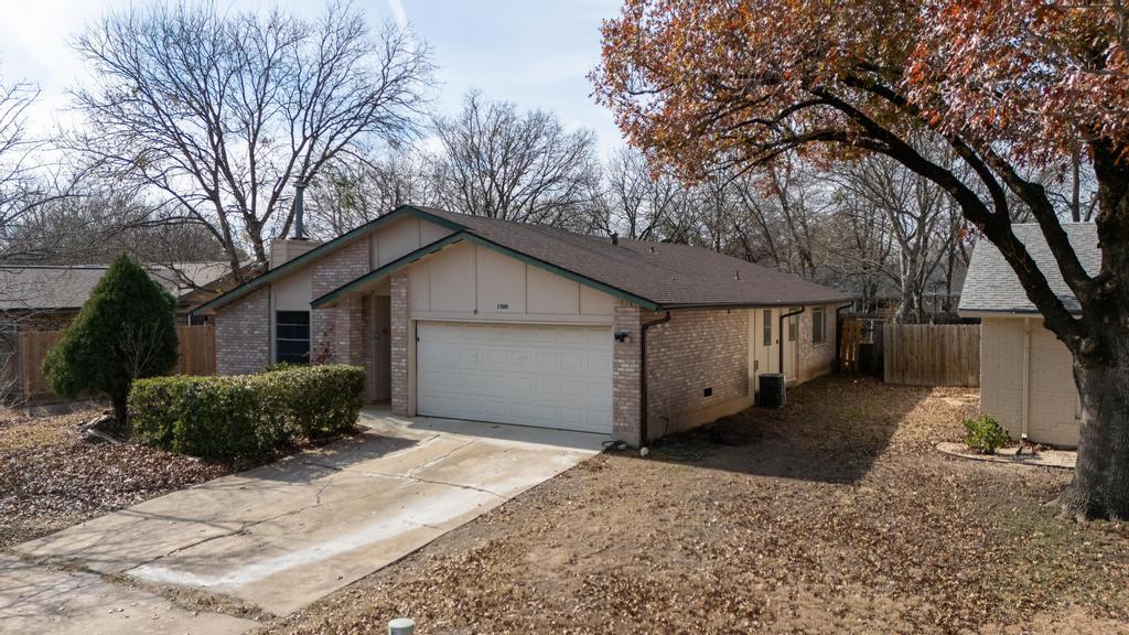 1708 W Mesa Park Dr, Round Rock, TX 78664