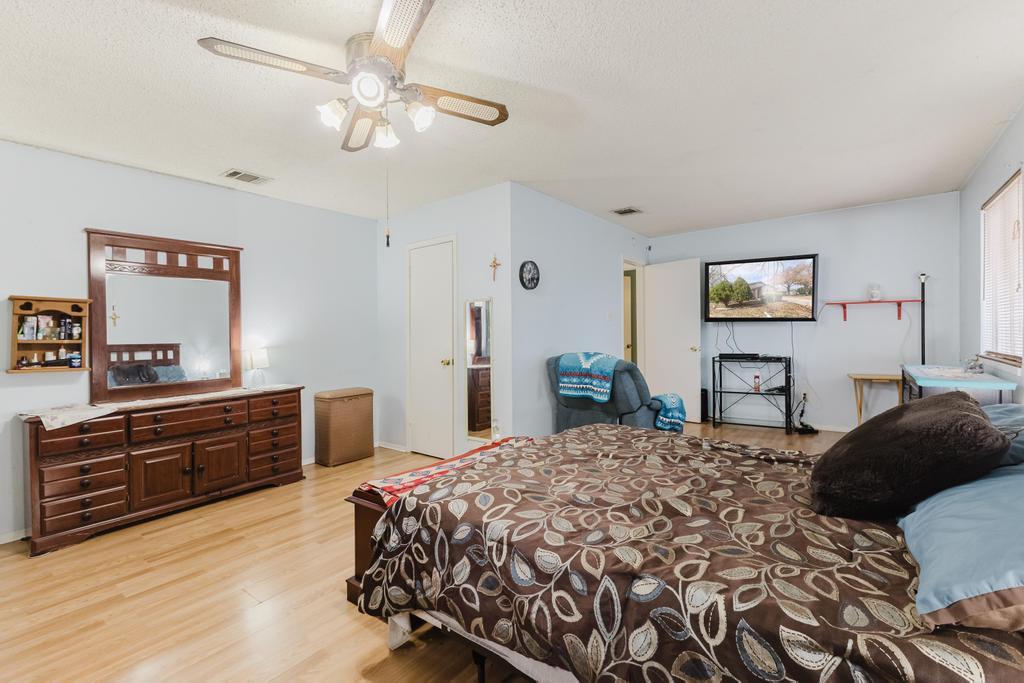 1708 W Mesa Park Dr, Round Rock, TX 78664