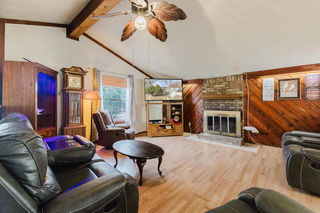 1708 W Mesa Park Dr, Round Rock, TX 78664