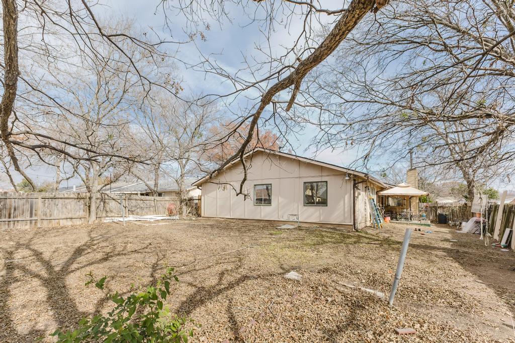 1708 W Mesa Park Dr, Round Rock, TX 78664