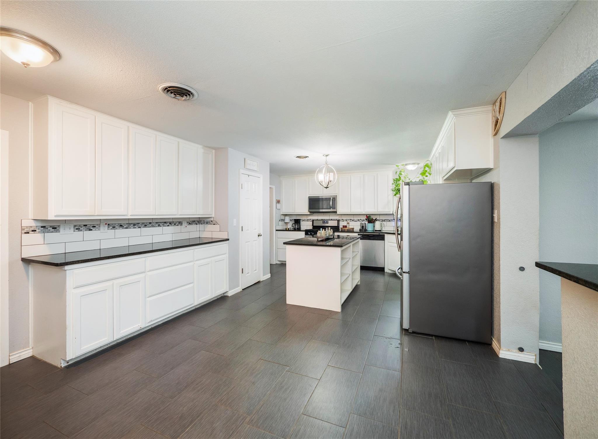 1806 Murray Ave, Rockdale, TX 76567