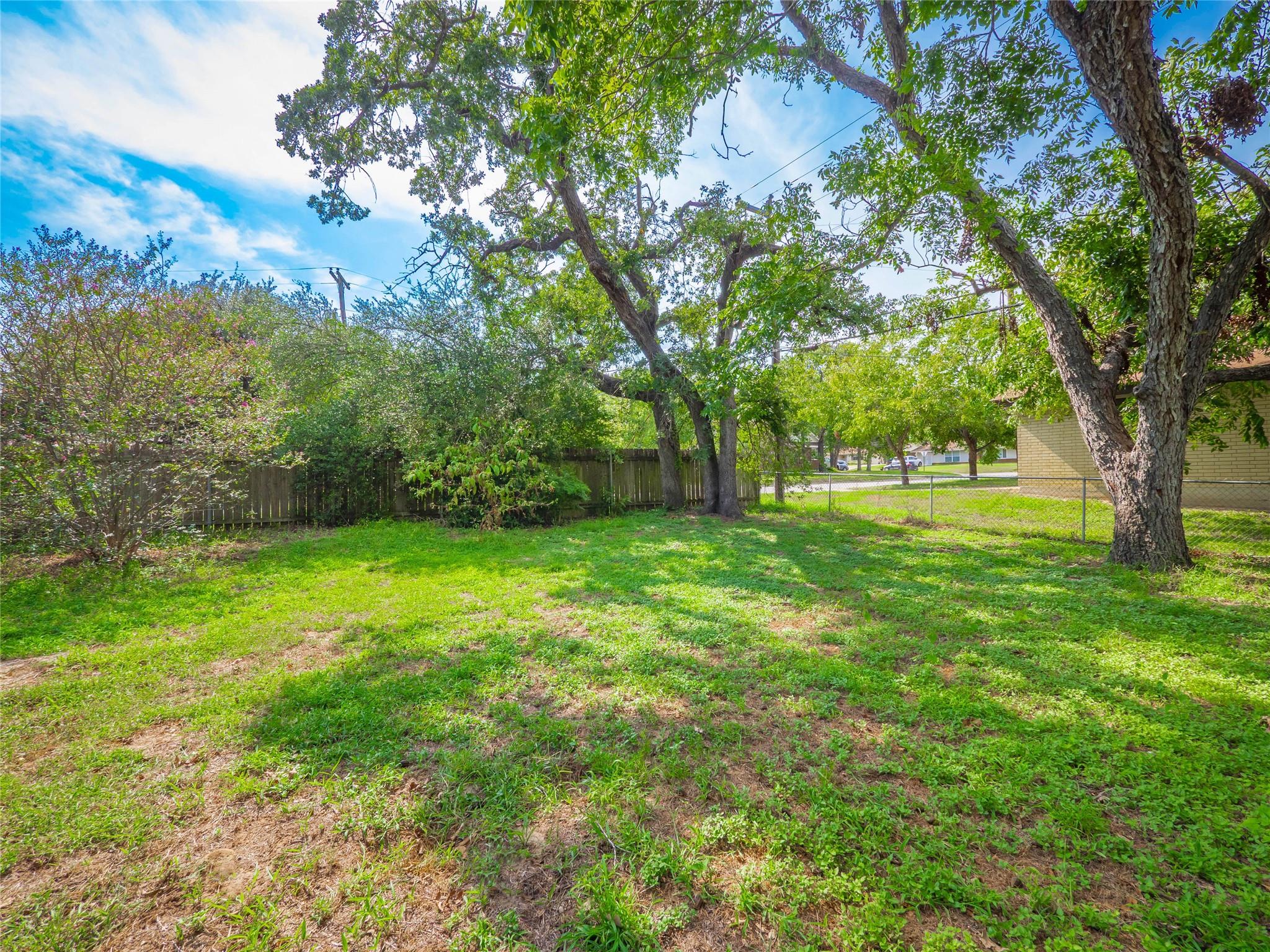 1806 Murray Ave, Rockdale, TX 76567