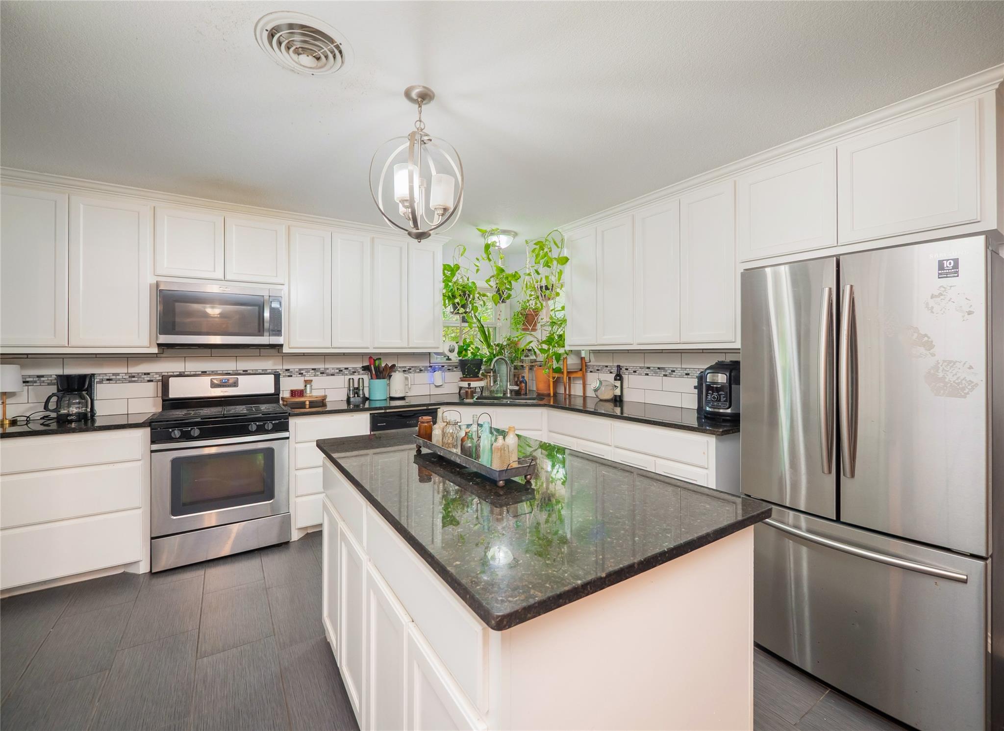 1806 Murray Ave, Rockdale, TX 76567