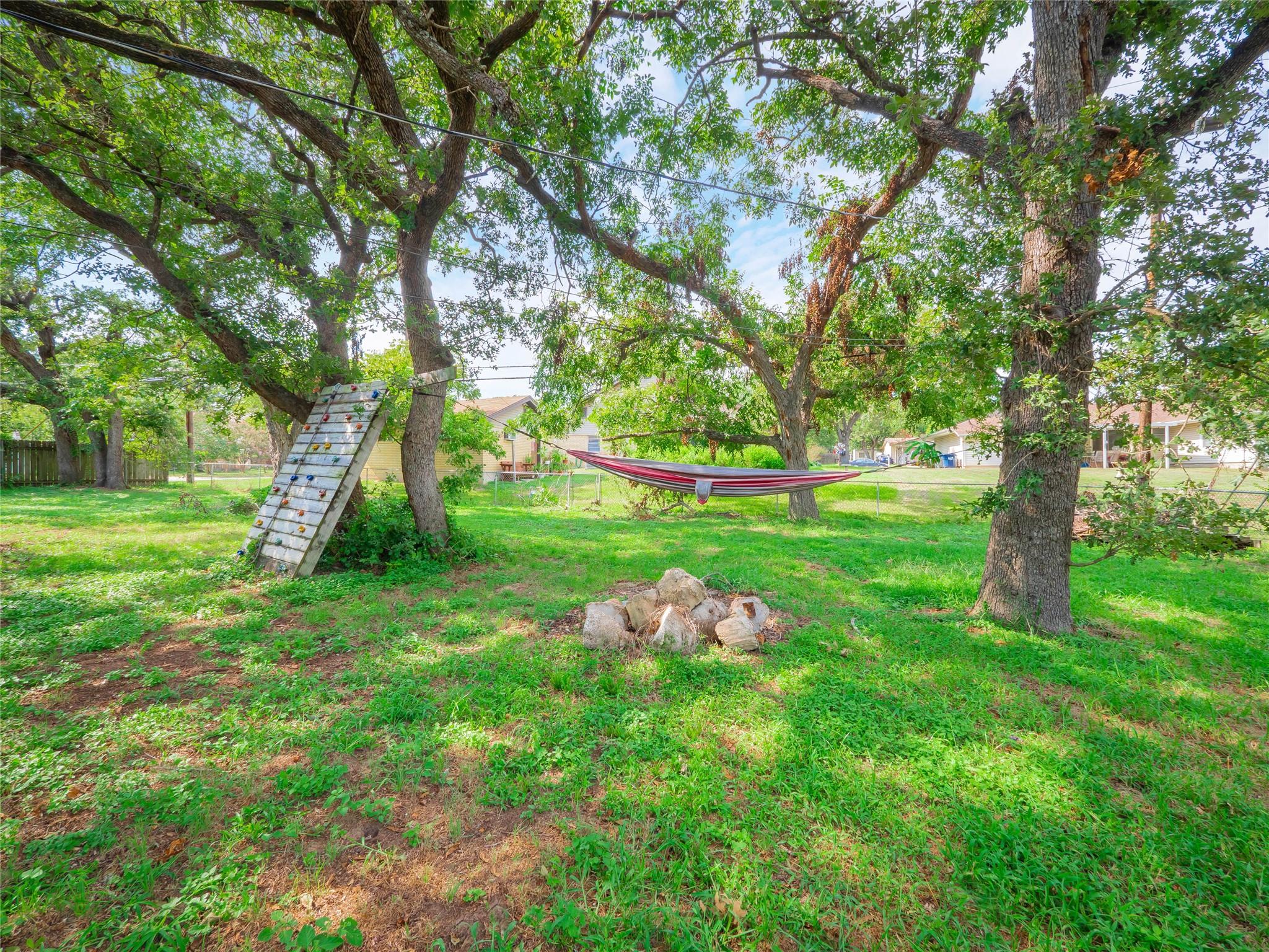 1806 Murray Ave, Rockdale, TX 76567