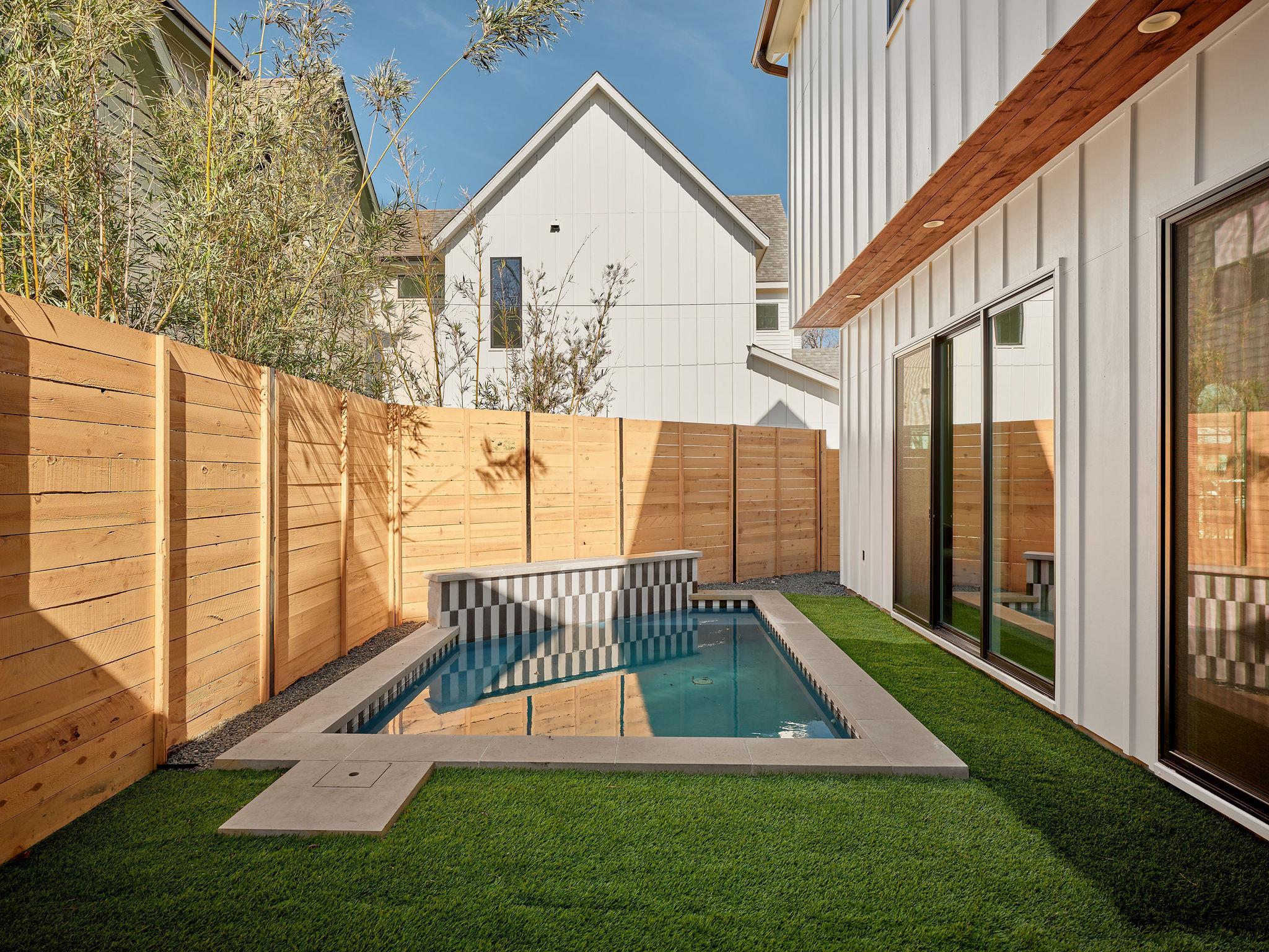 610 Allen St # 1, Austin, TX 78702