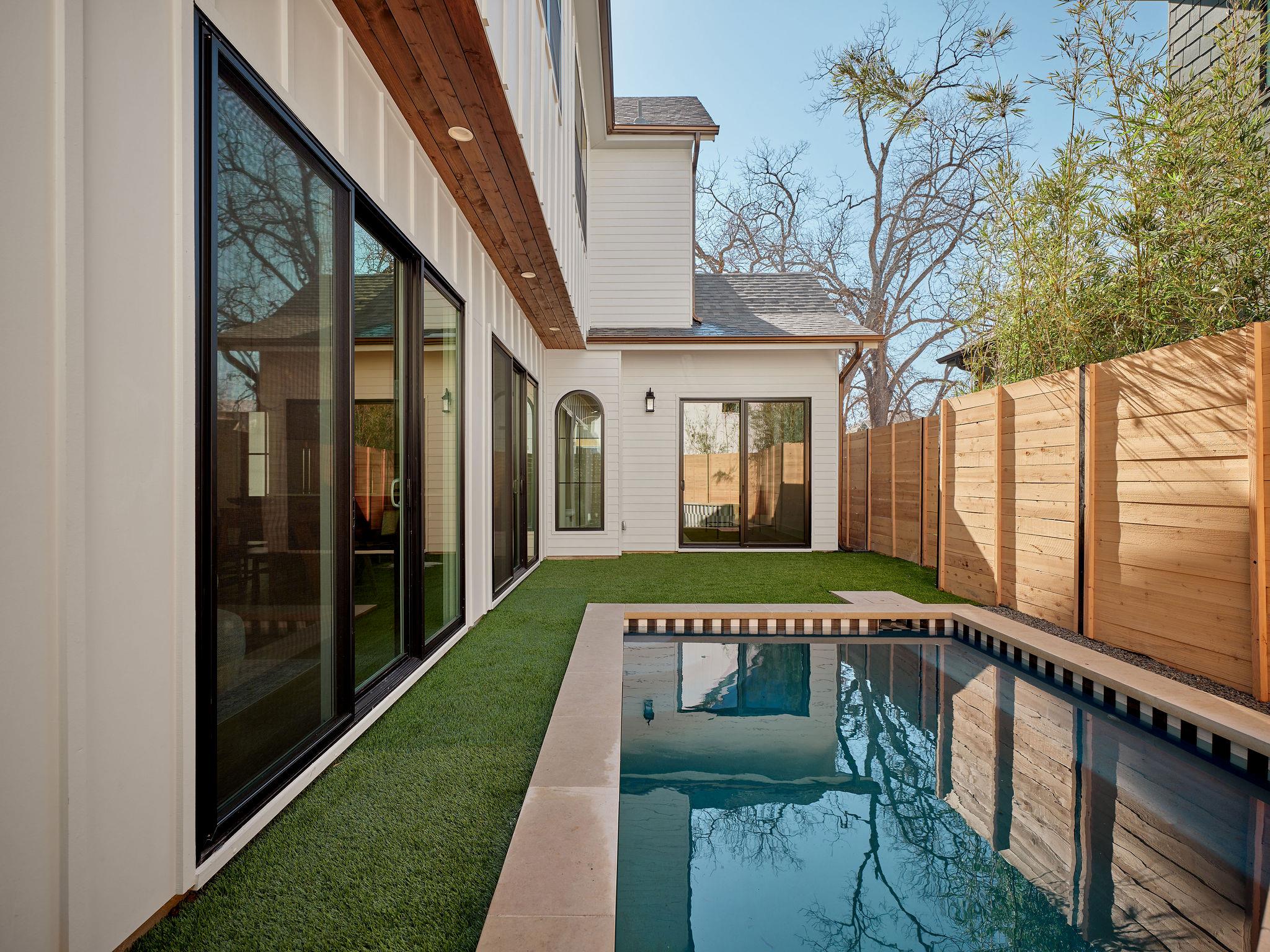 610 Allen St # 1, Austin, TX 78702