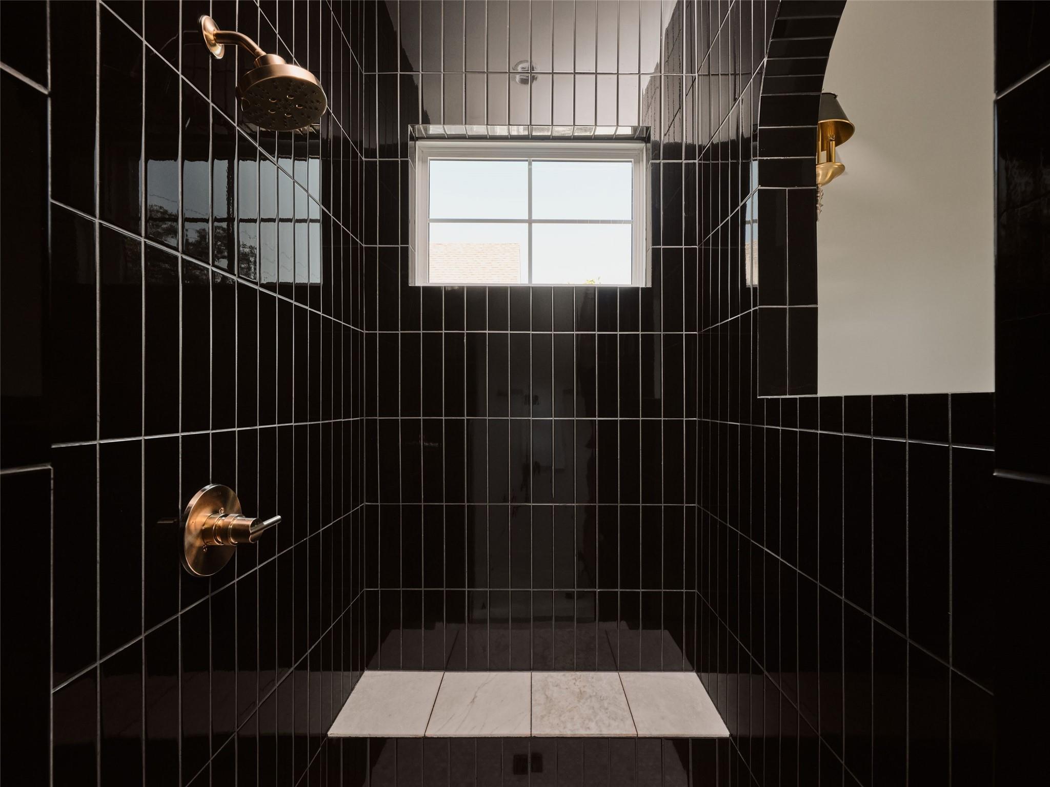 610 Allen St # 1, Austin, TX 78702