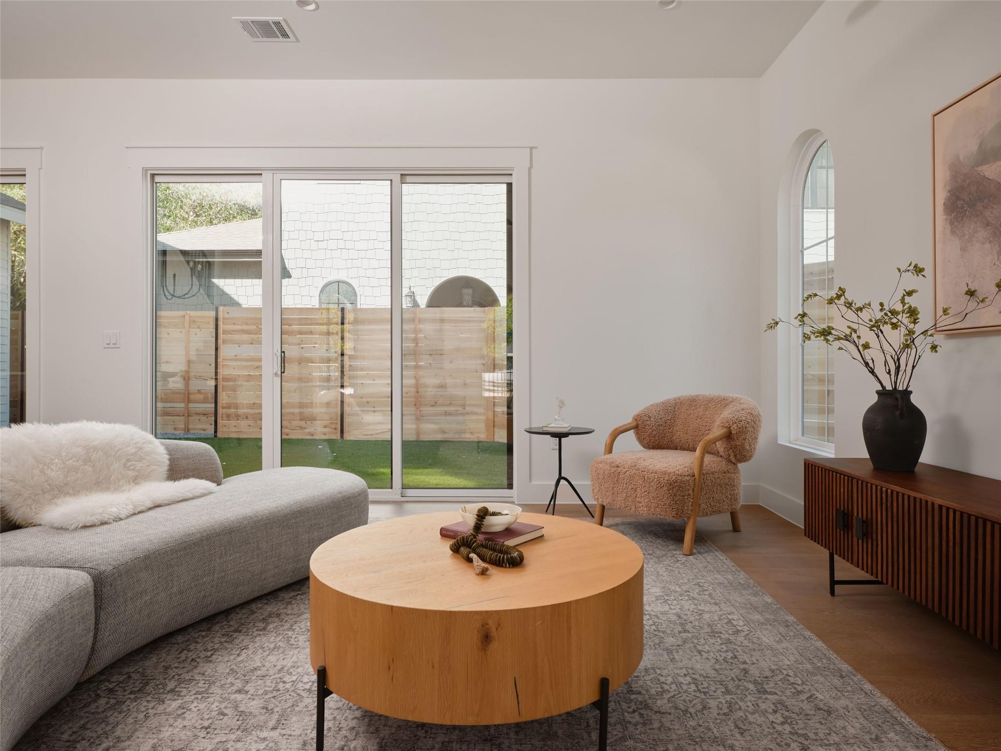 610 Allen St # 1, Austin, TX 78702