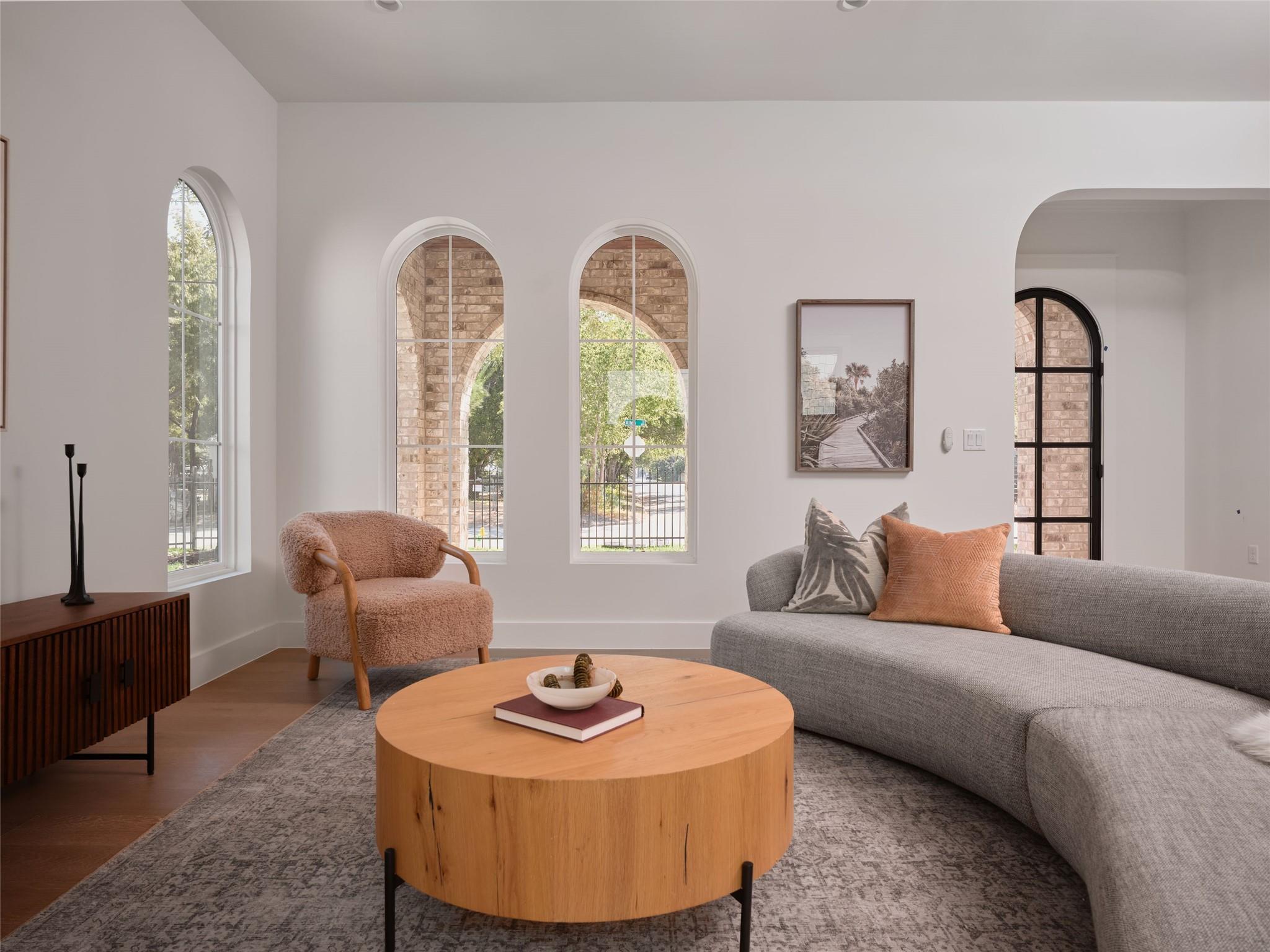 610 Allen St # 1, Austin, TX 78702