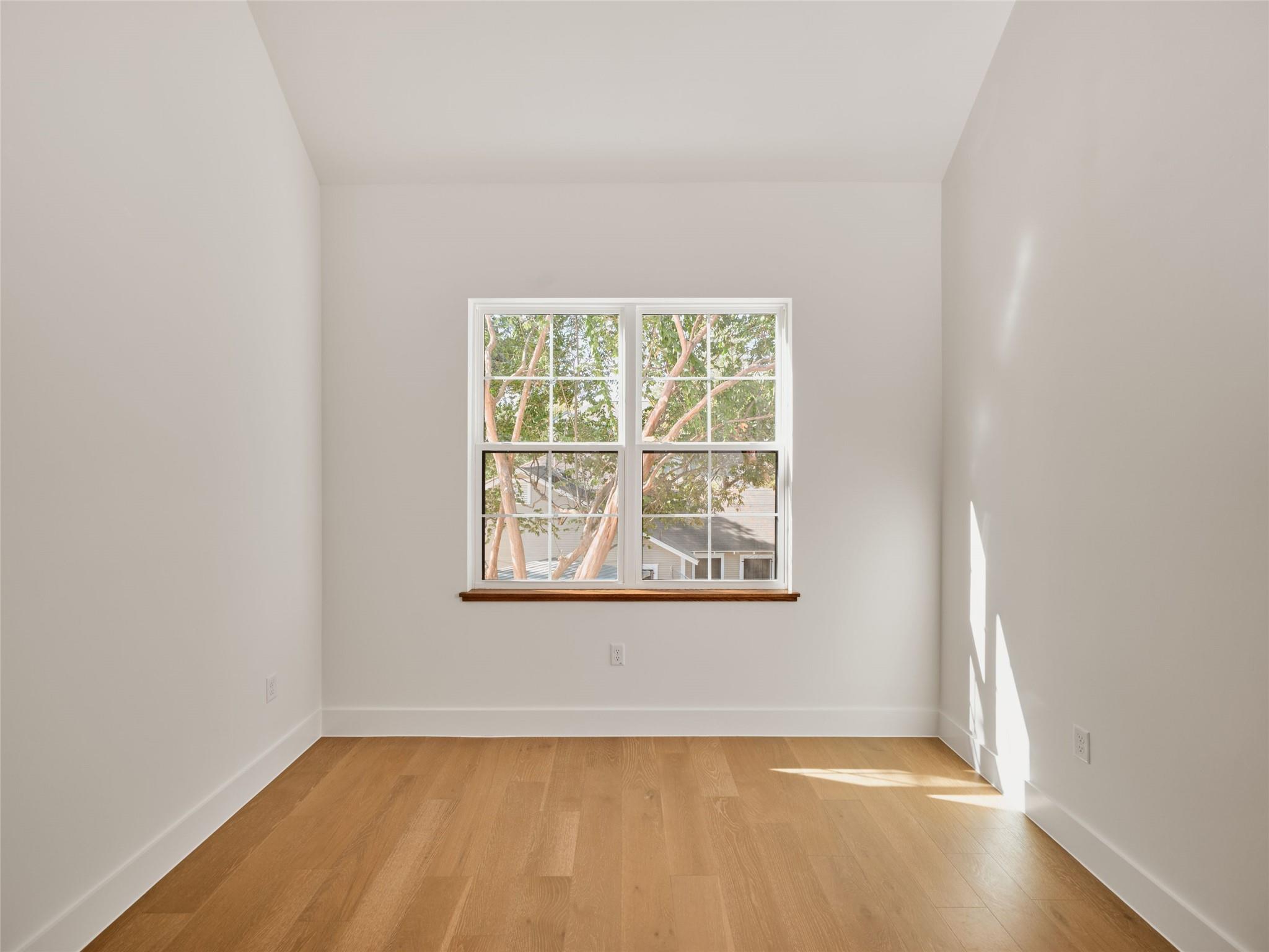 610 Allen St # 1, Austin, TX 78702