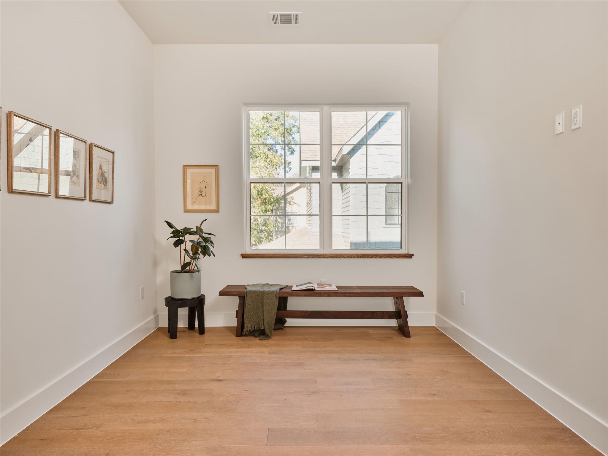 610 Allen St # 1, Austin, TX 78702