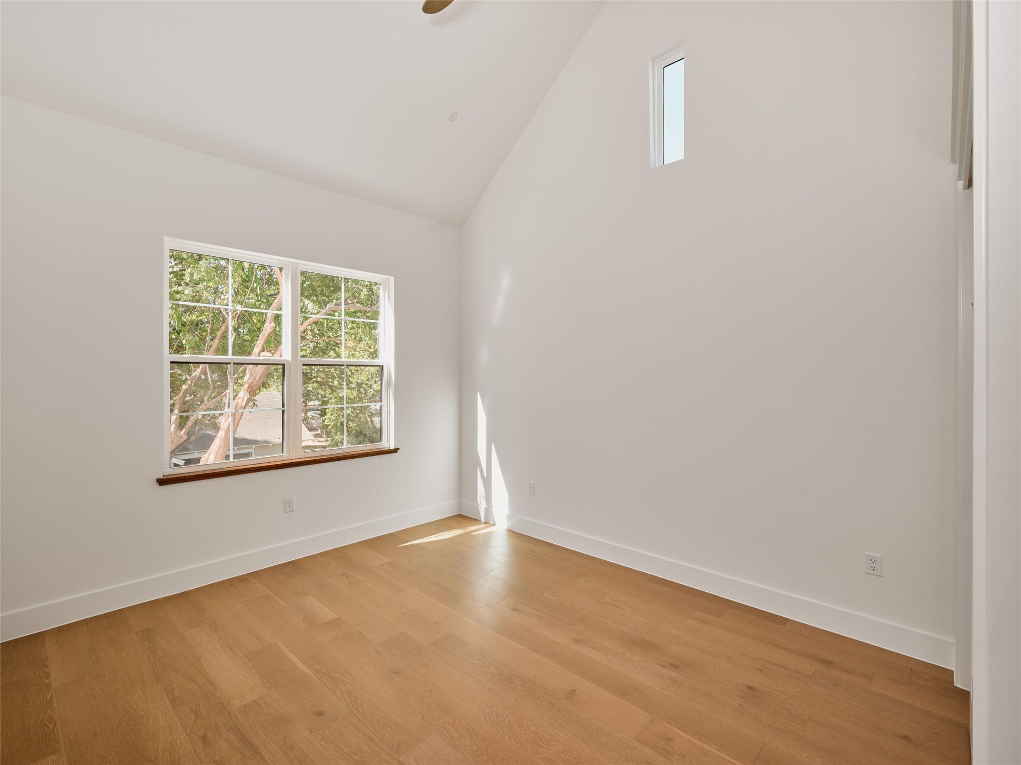 610 Allen St # 1, Austin, TX 78702