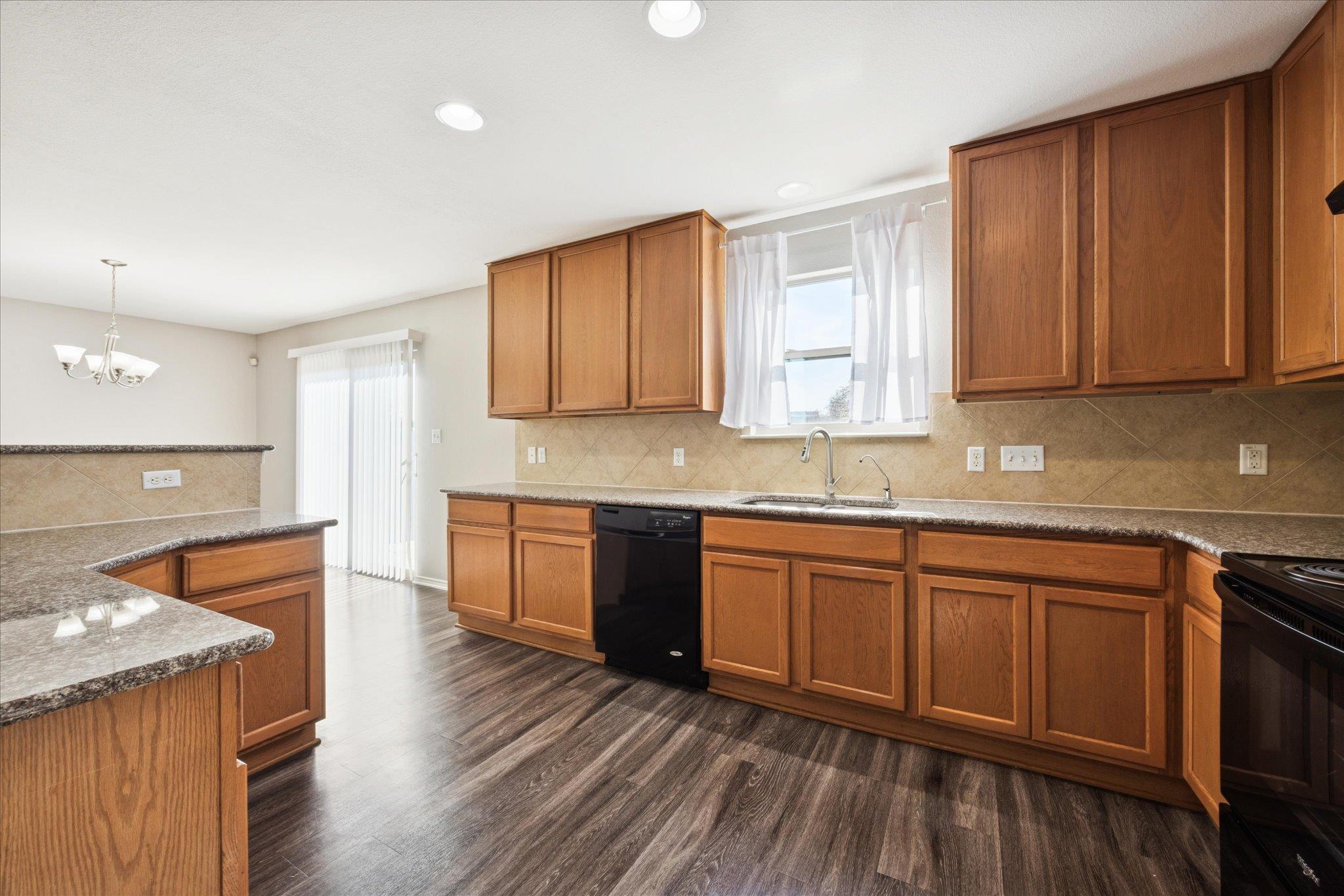 350 Gina Dr, Kyle, TX 78640