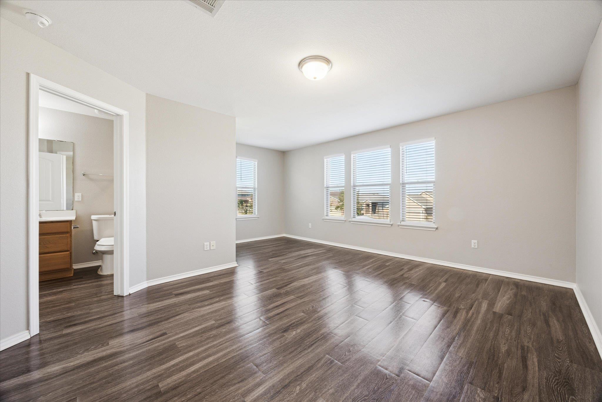 350 Gina Dr, Kyle, TX 78640