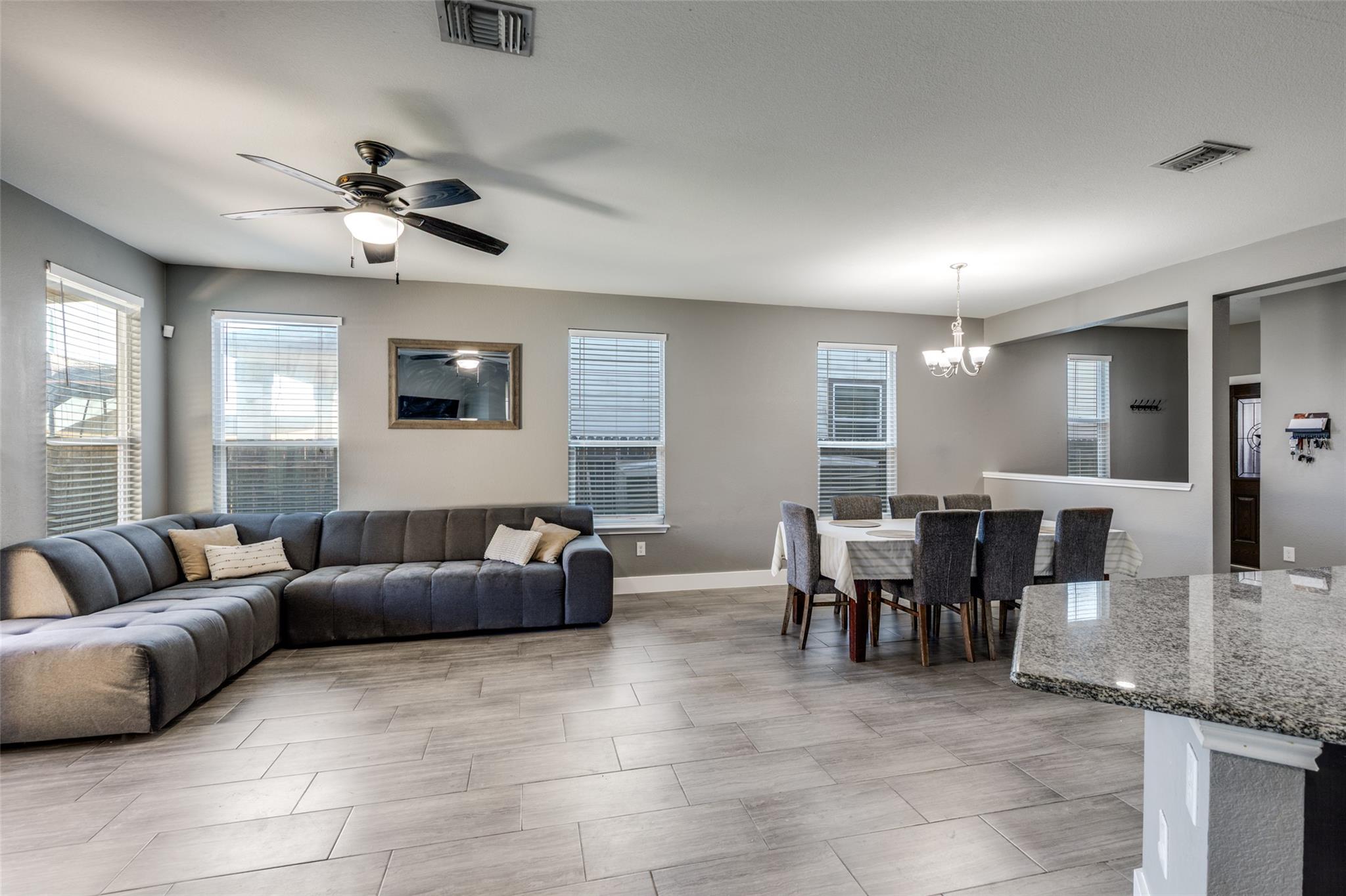 6817 Horseshoe Pond Dr, Del Valle, TX 78617