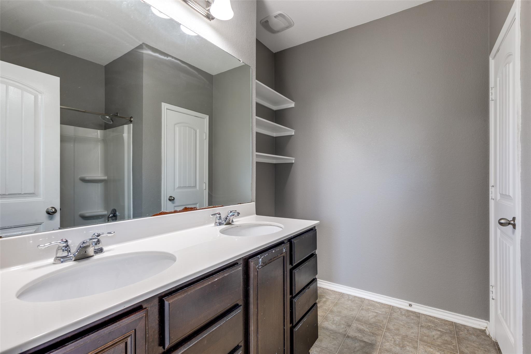 6817 Horseshoe Pond Dr, Del Valle, TX 78617