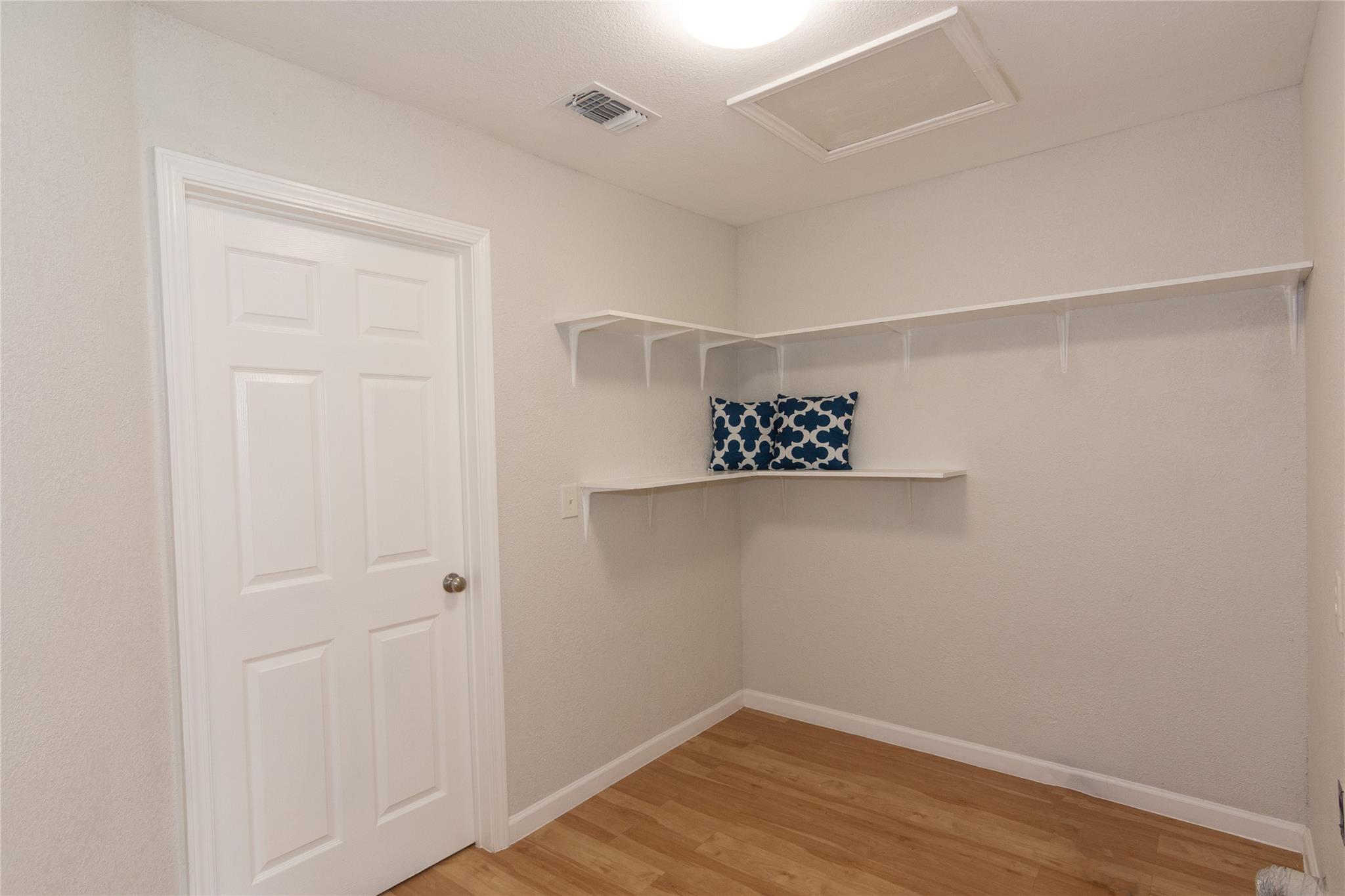 8512 Remington Ln, Austin, TX 78758