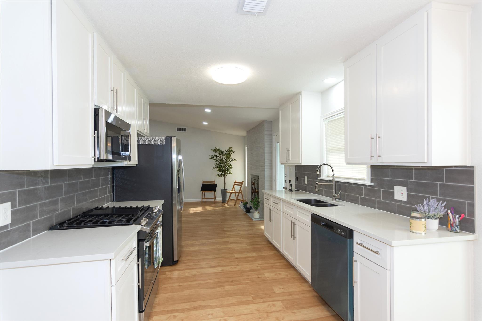 8512 Remington Ln, Austin, TX 78758