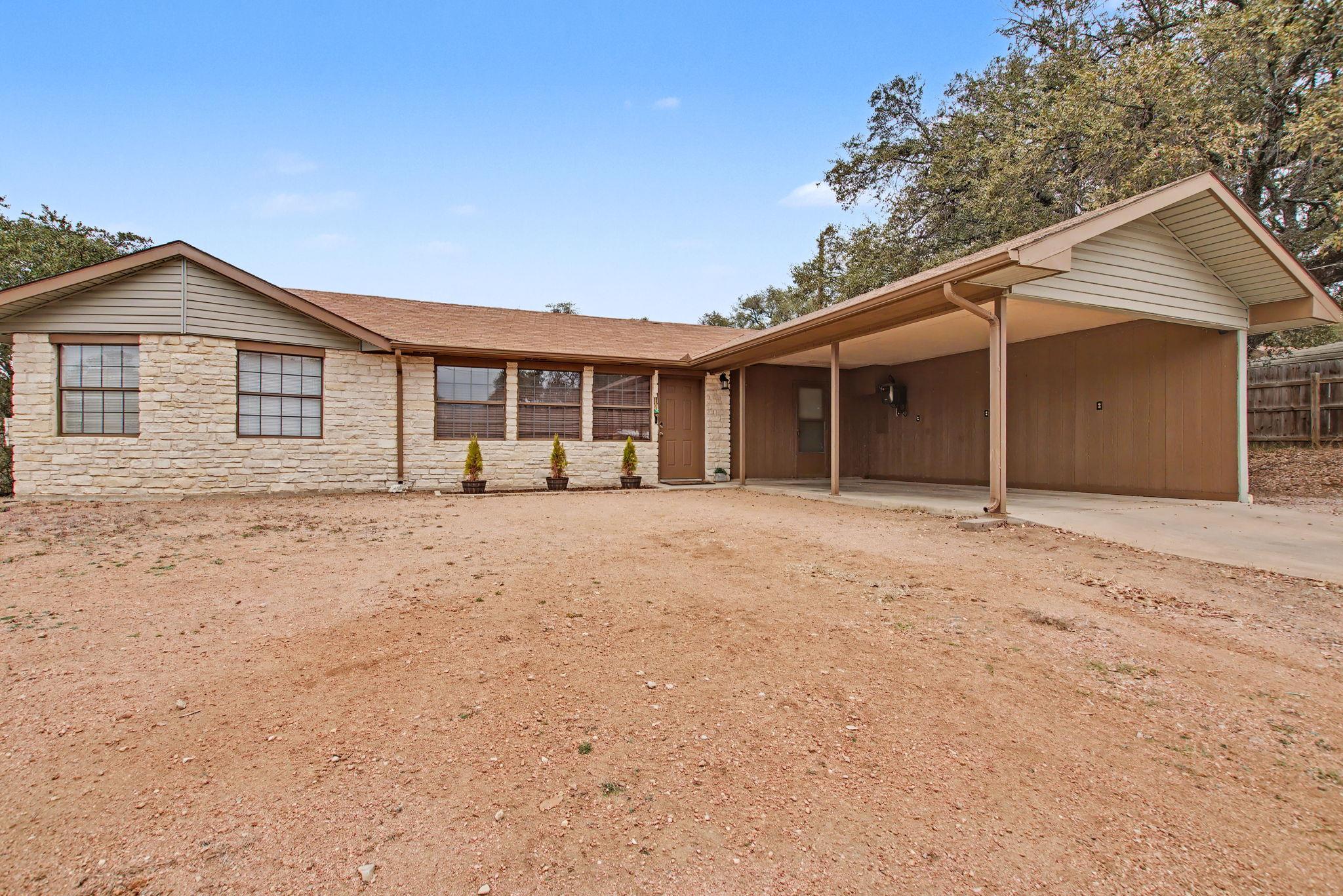 1109 County Road 132A, Kingsland, TX 78639