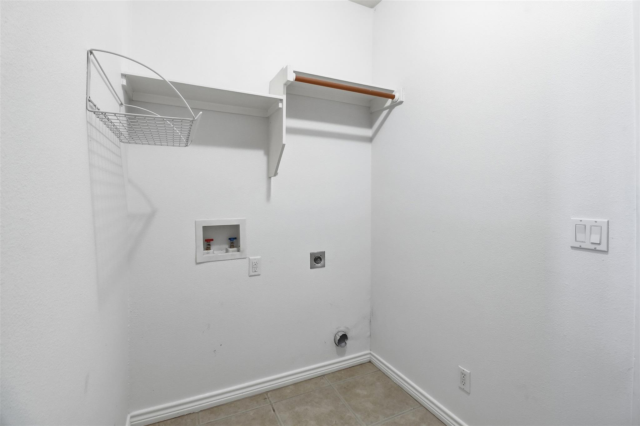 127 Turkey Run, Meadowlakes, TX 78654