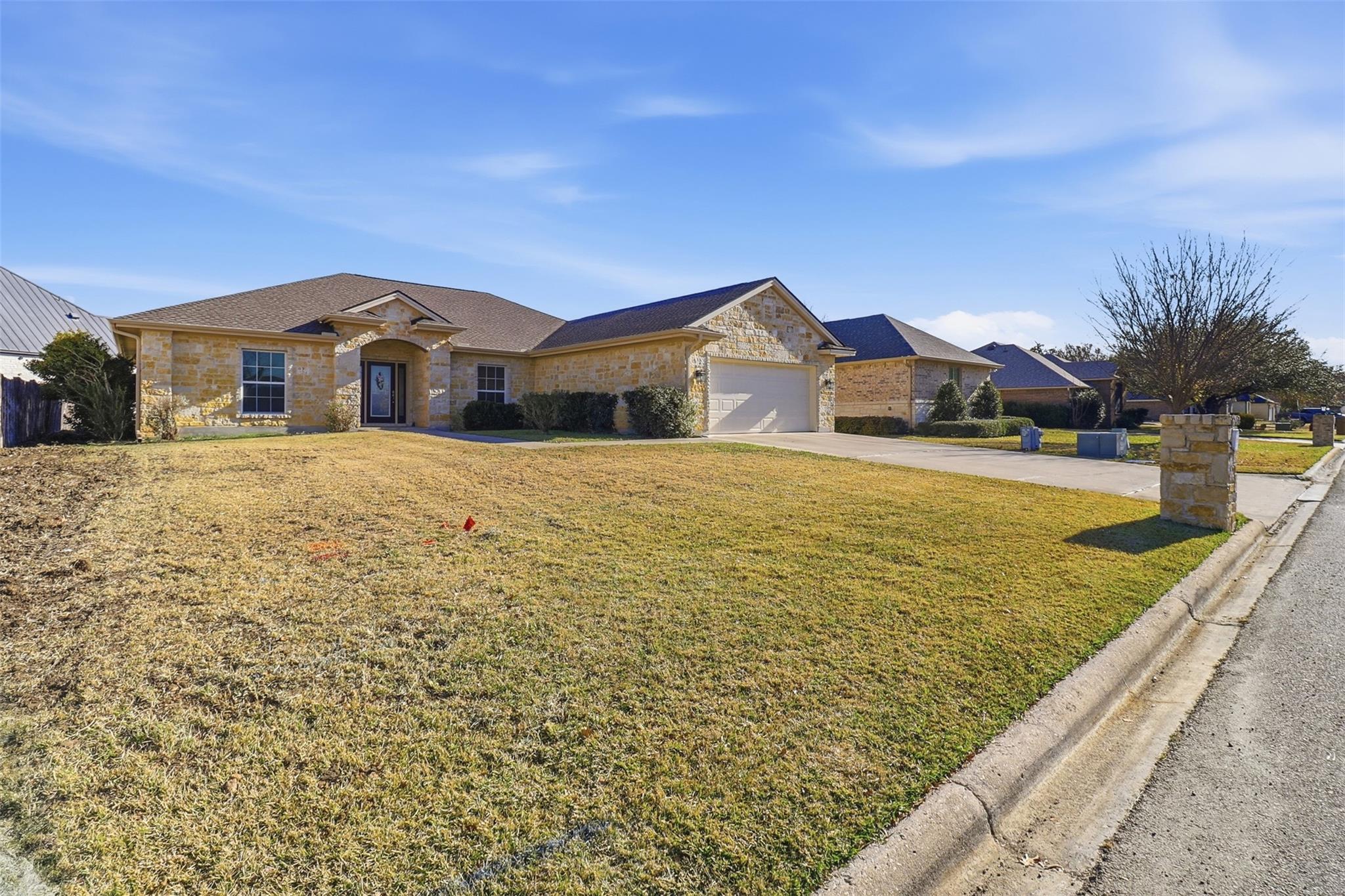 127 Turkey Run, Meadowlakes, TX 78654