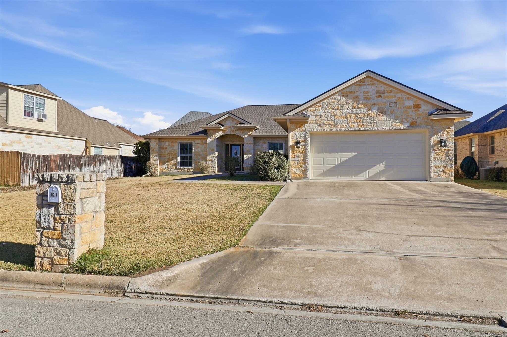 127 Turkey Run, Meadowlakes, TX 78654