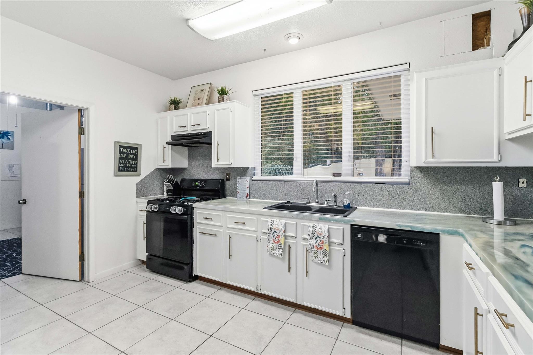 581 Highway 95 Highway S, Elgin, TX 78621