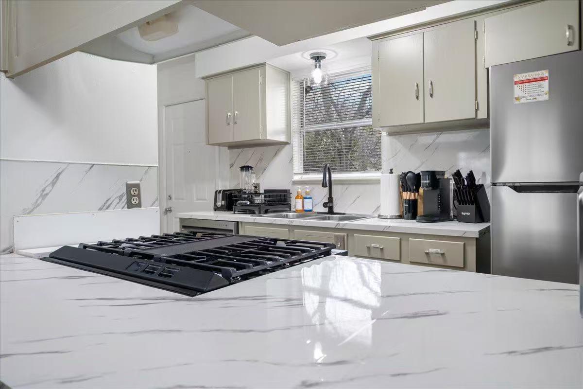 3007 Burning Oak Dr, Austin, TX 78704