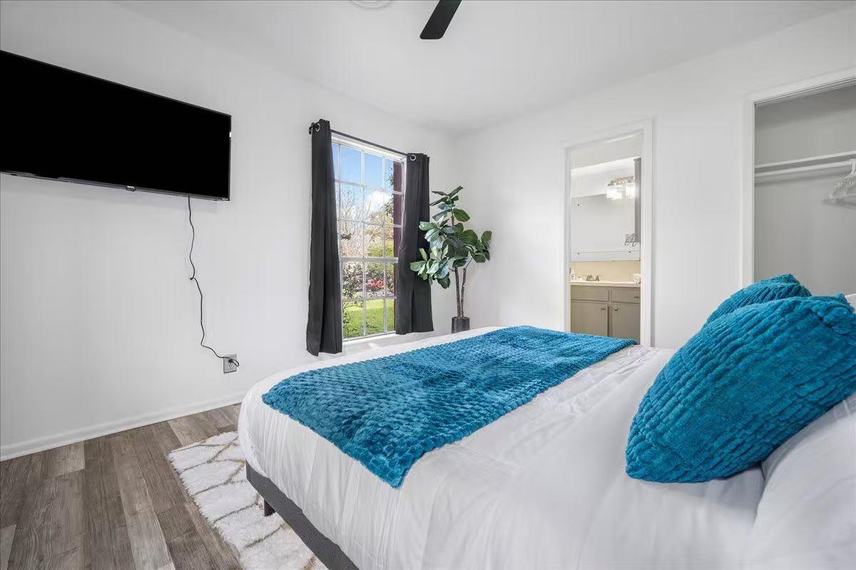 3007 Burning Oak Dr, Austin, TX 78704