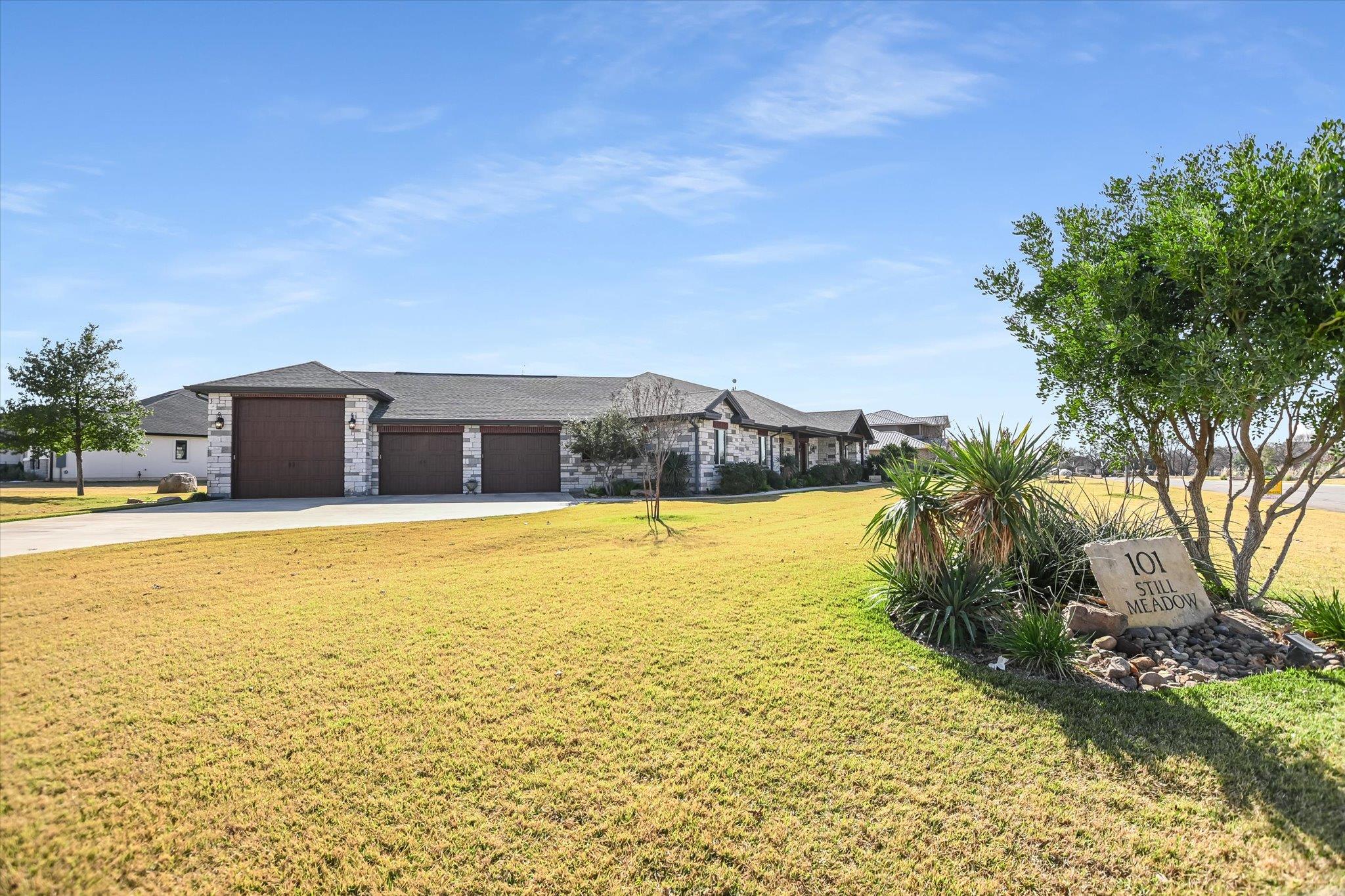 101 Still Meadow Dr, Kingsland, TX 78639
