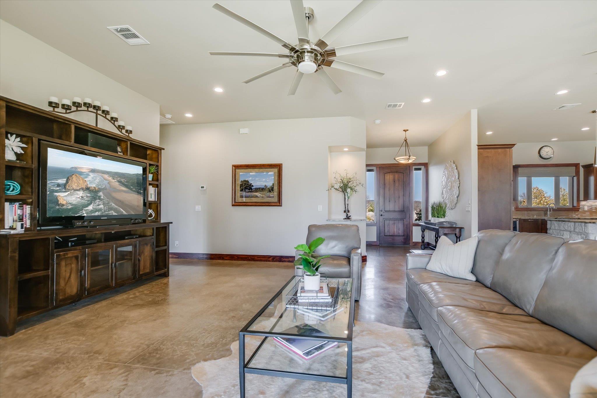 101 Still Meadow Dr, Kingsland, TX 78639